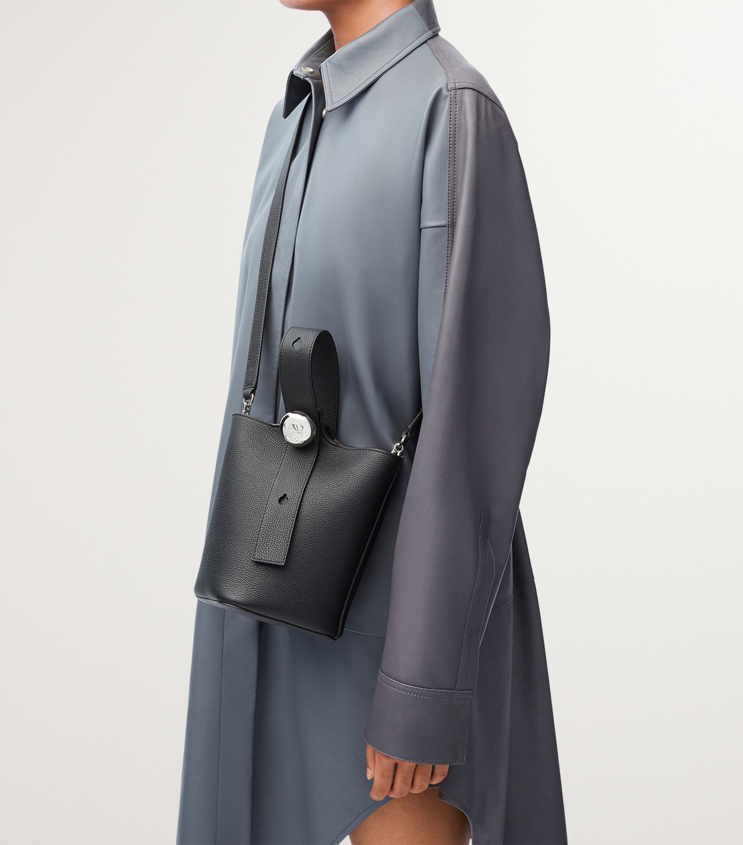 【LOEWE】 Mini Pebble bucket bag 22937858_53151747_600.jpg