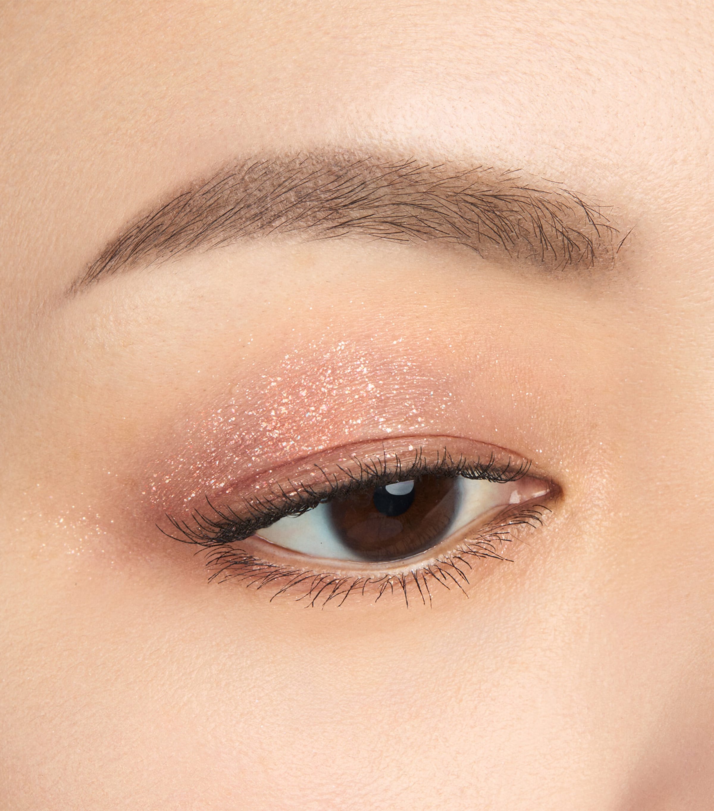 Liquid Luster Eye Liquid Eyeshadow 05 Image 3