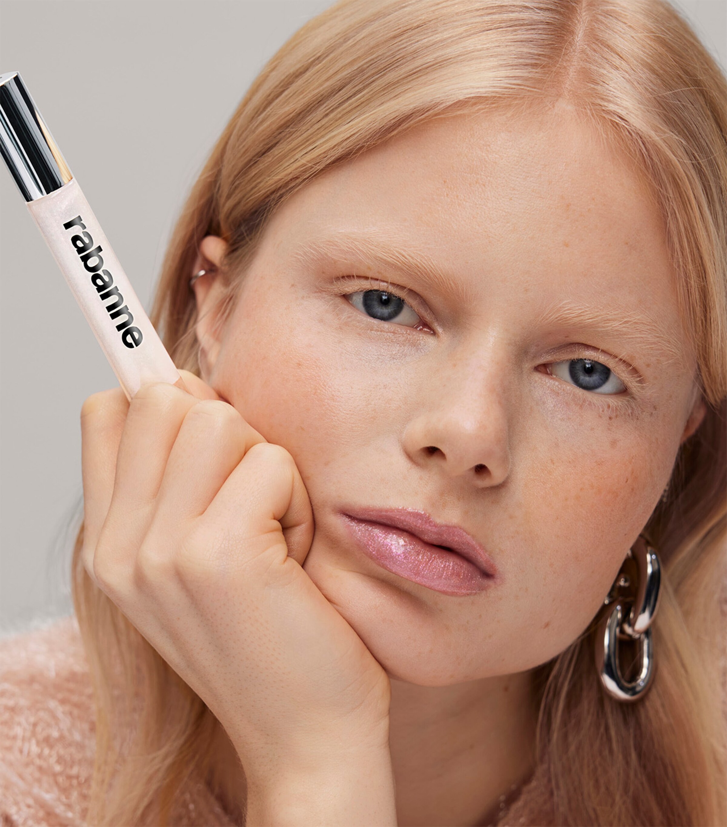 Rabanne Glowies Lip Gloss Frost Love Image 4