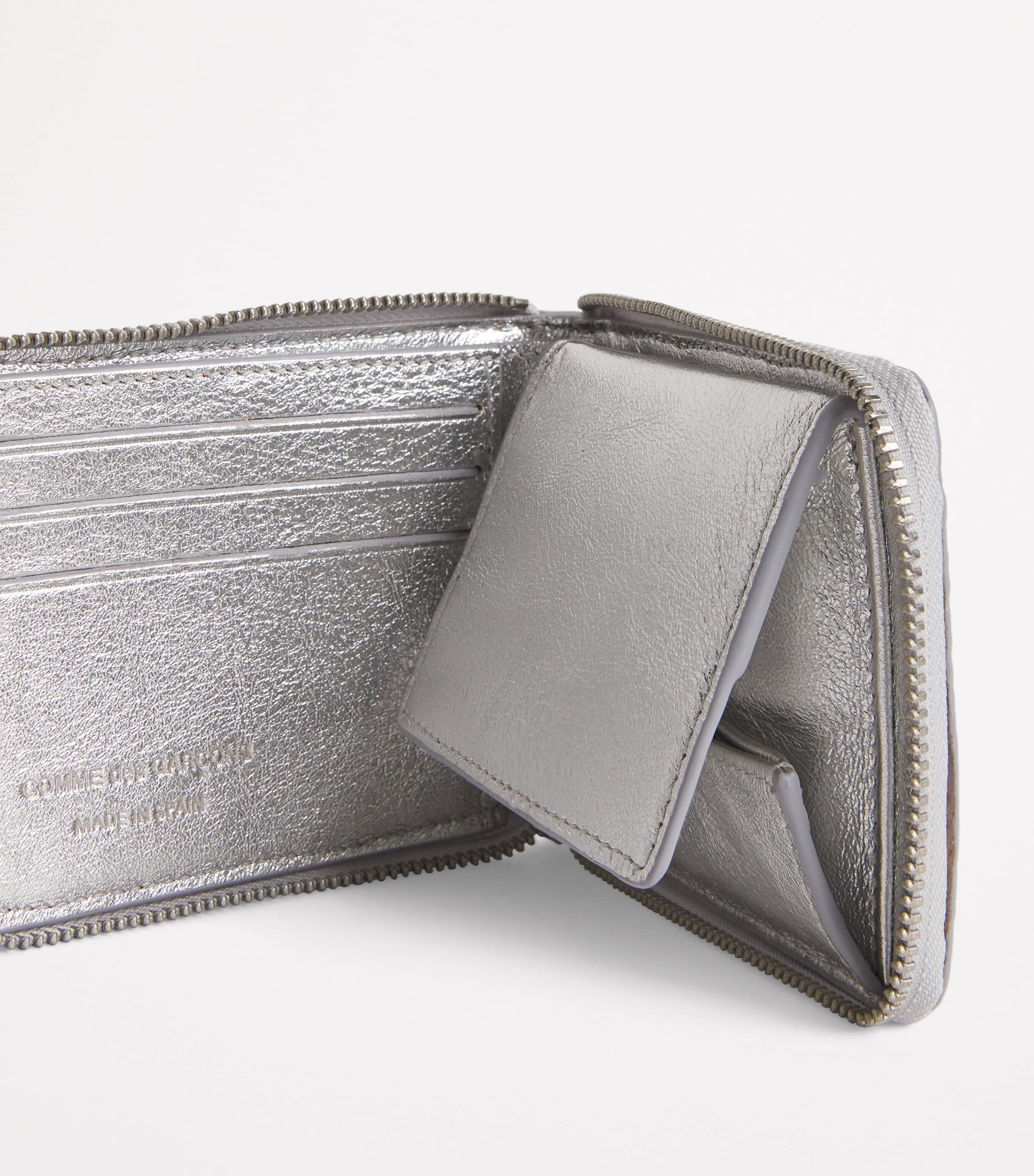 Leather Embossed Logo Zipped Wallet SILVER Image 4