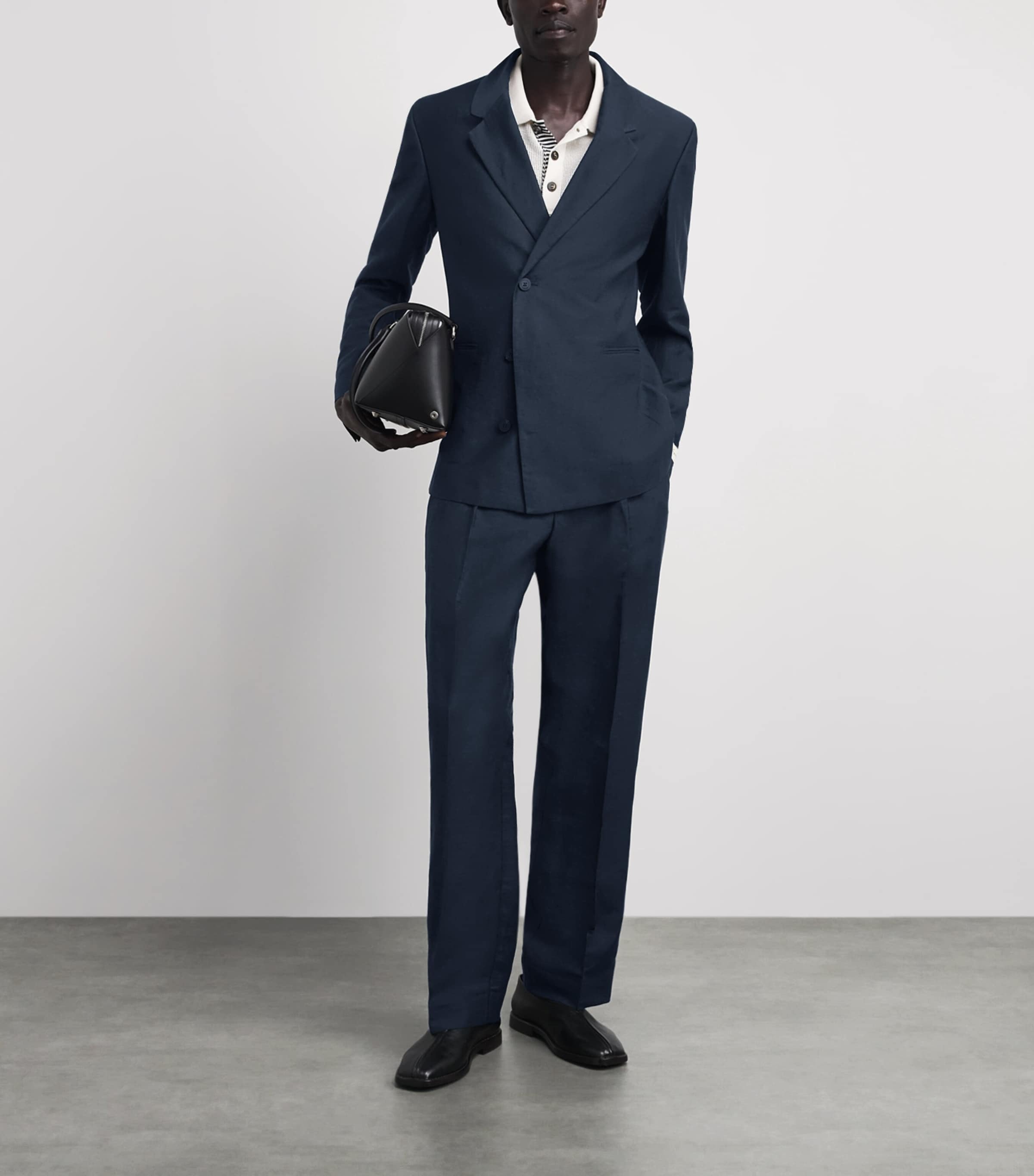 Jacquemus Mens Linen-Blend Pleated Croisière Trousers Dark Navy/ Image 2