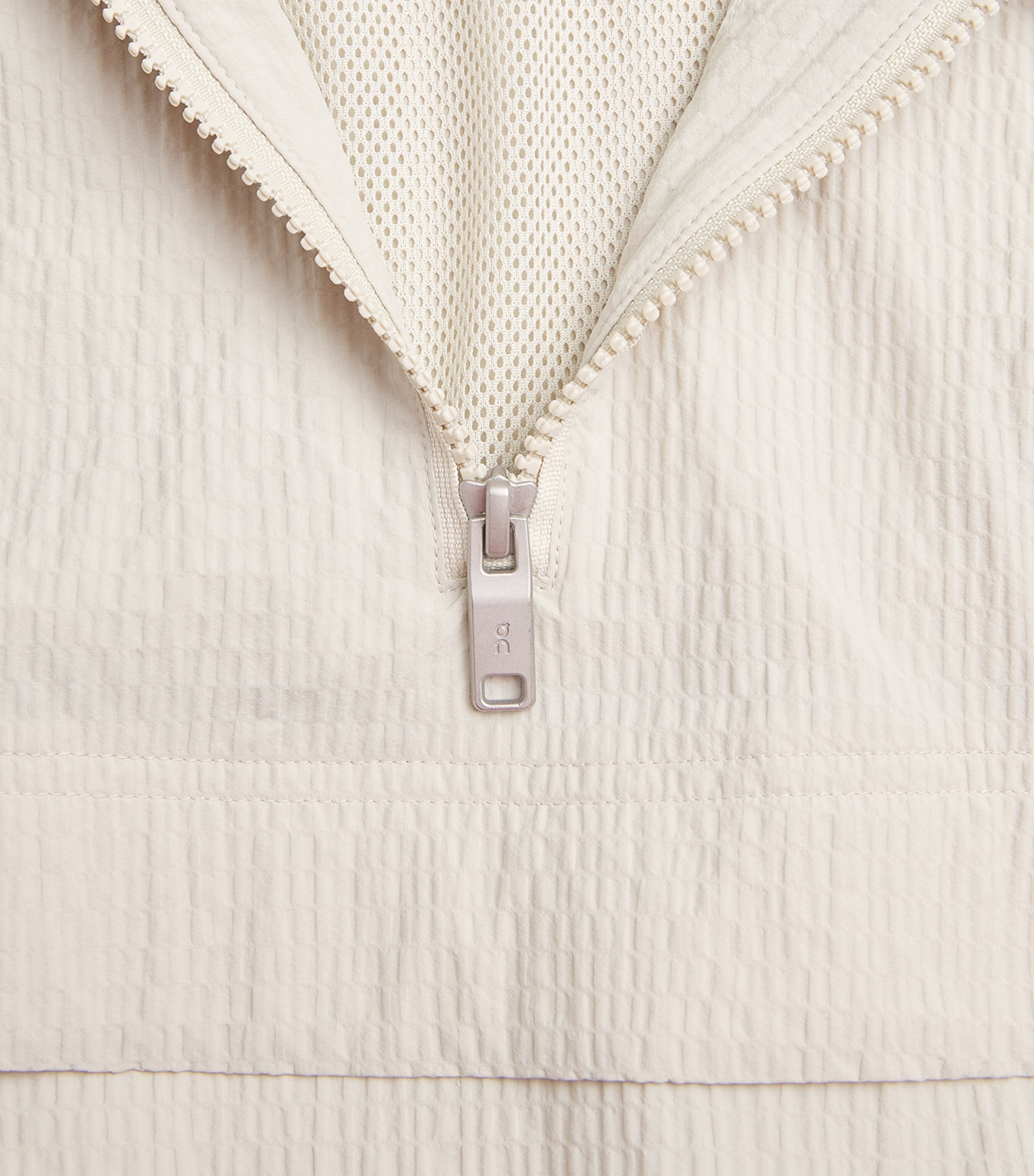 On Womens Courtside Eaze Jacket Beige Image 6