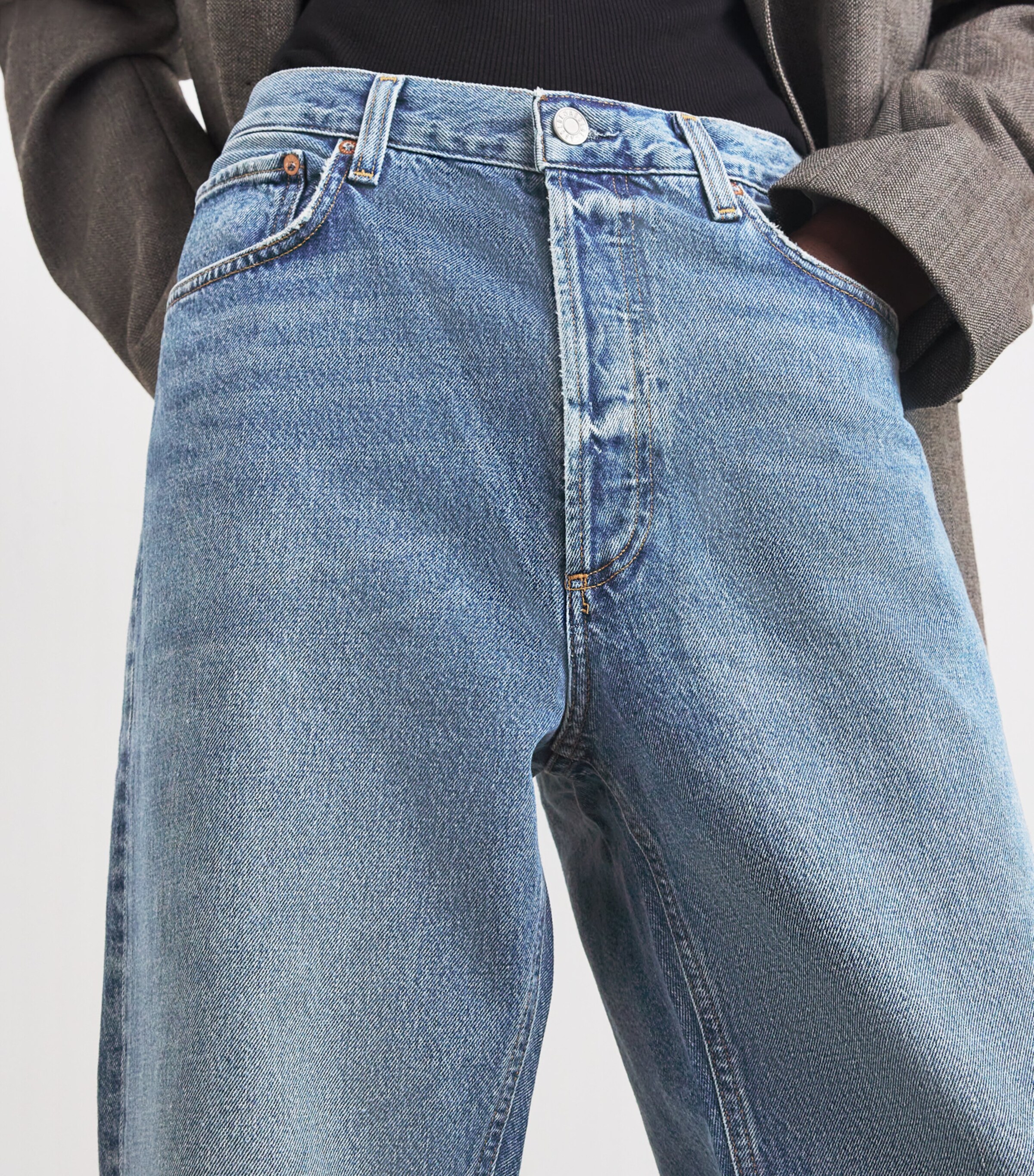 Loose '90s Jeans FRCT Image 6