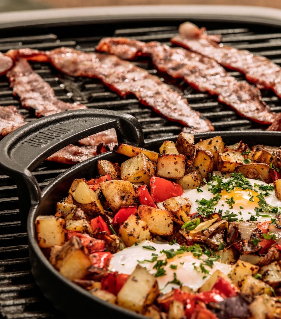 Traveler Stealth Portable Gas BBQ BLACK Image 2