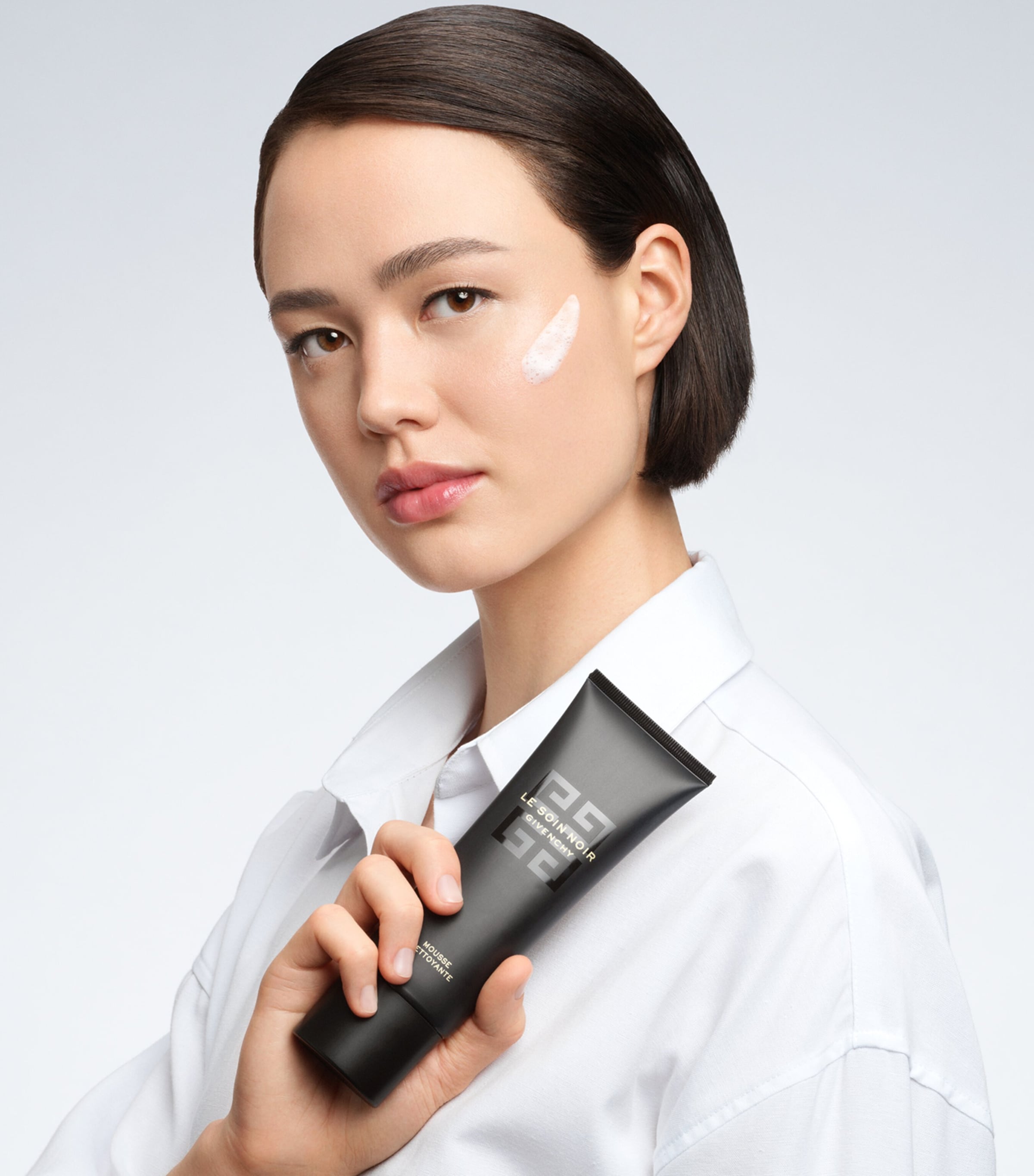 Le Soin Noir Cleansing Foam (125ml) NO COLOUR Image 4