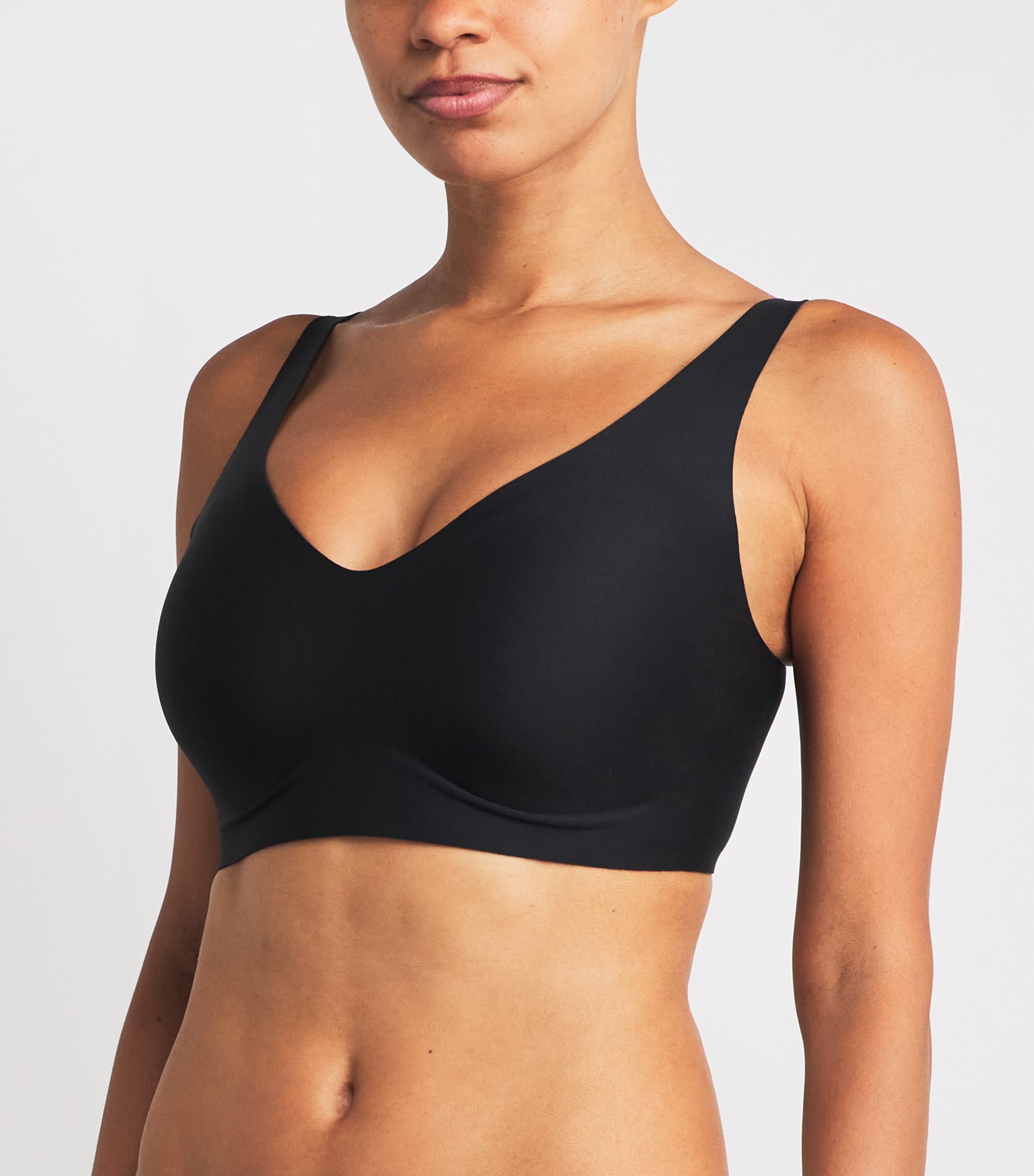 Chantelle Womens Soft Stretch Power Support Bra Black Image 2