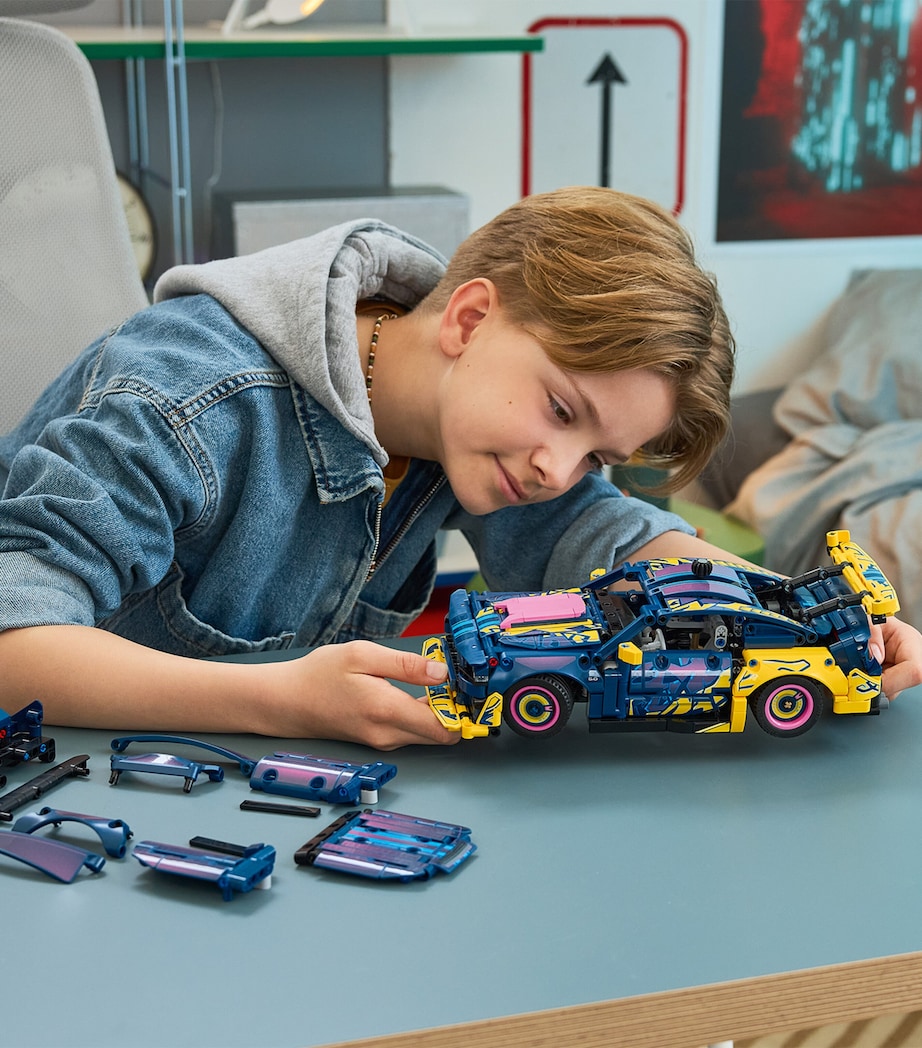 Lego Custom Garage Ford Mustang GT Car 42236 Image 4
