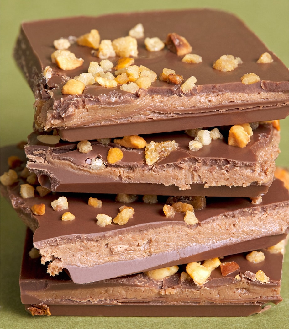 Hazelnut Praline Filled Bar (120g) NO  COLOUR Image 3