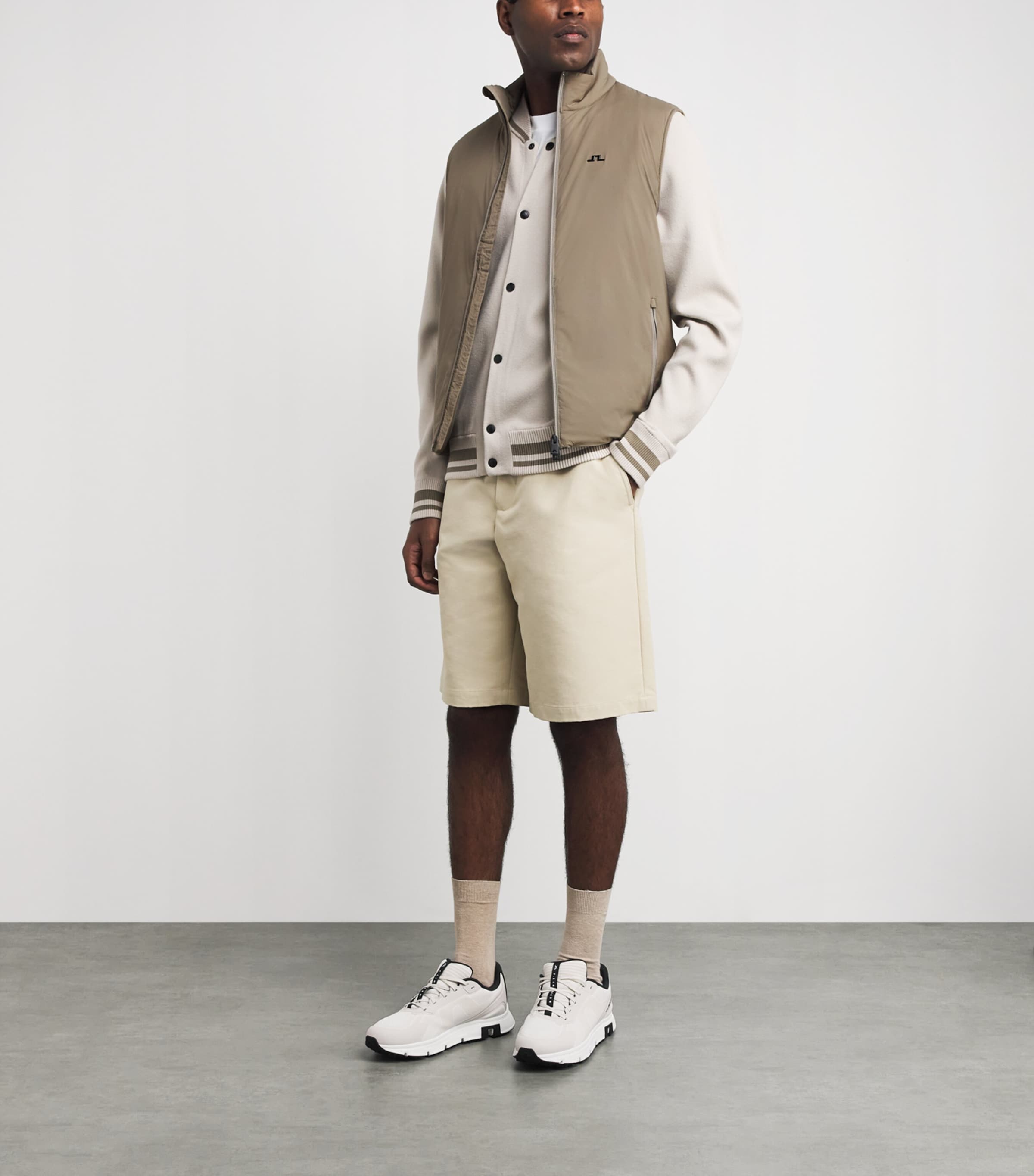 J Lindeberg Mens Timor Hybrid Gilet Brindle Image 2