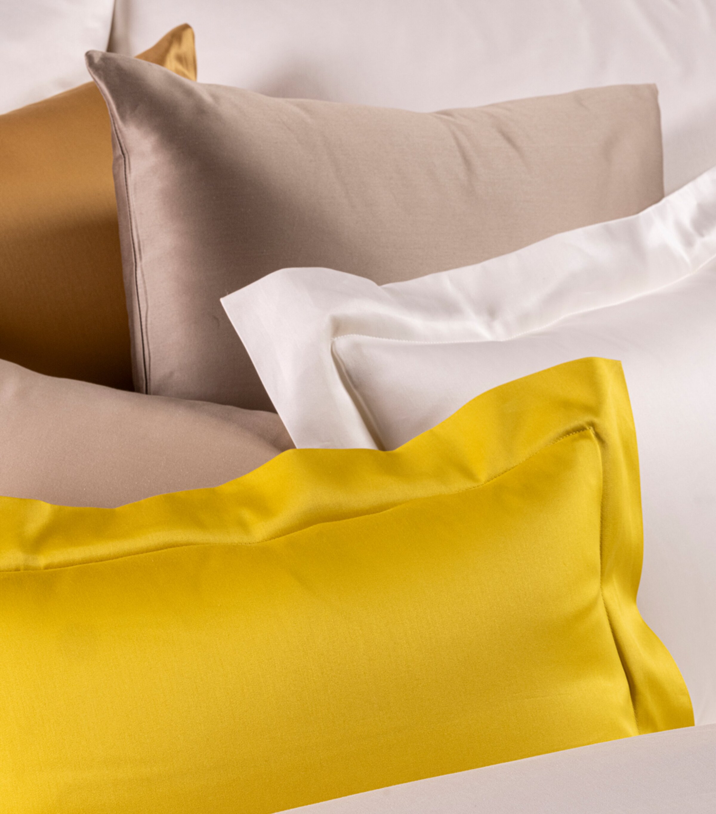 Celso De Lemos Egyptian Cotton Secret King Fitted Sheet (150cm x 200cm) Amande Image 4
