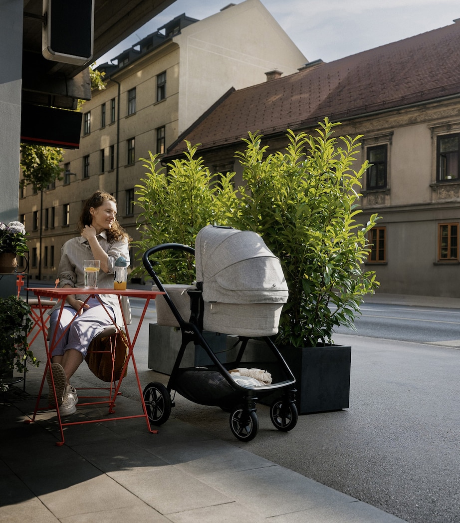 x BMW LYTL Carry Cot GRAPHENE Image 8