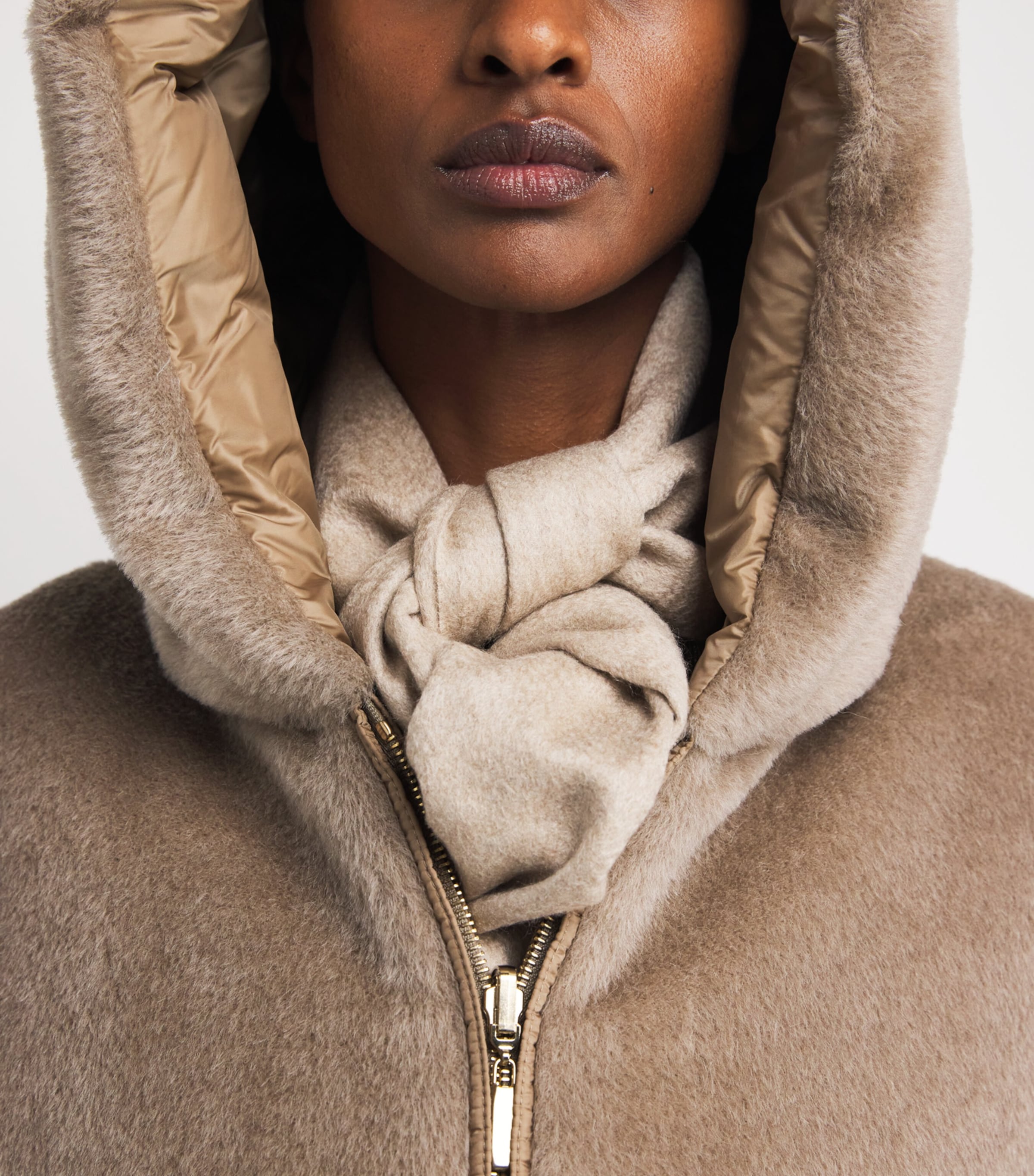 Cashmere Monogram Scarf BEIGE Image 2