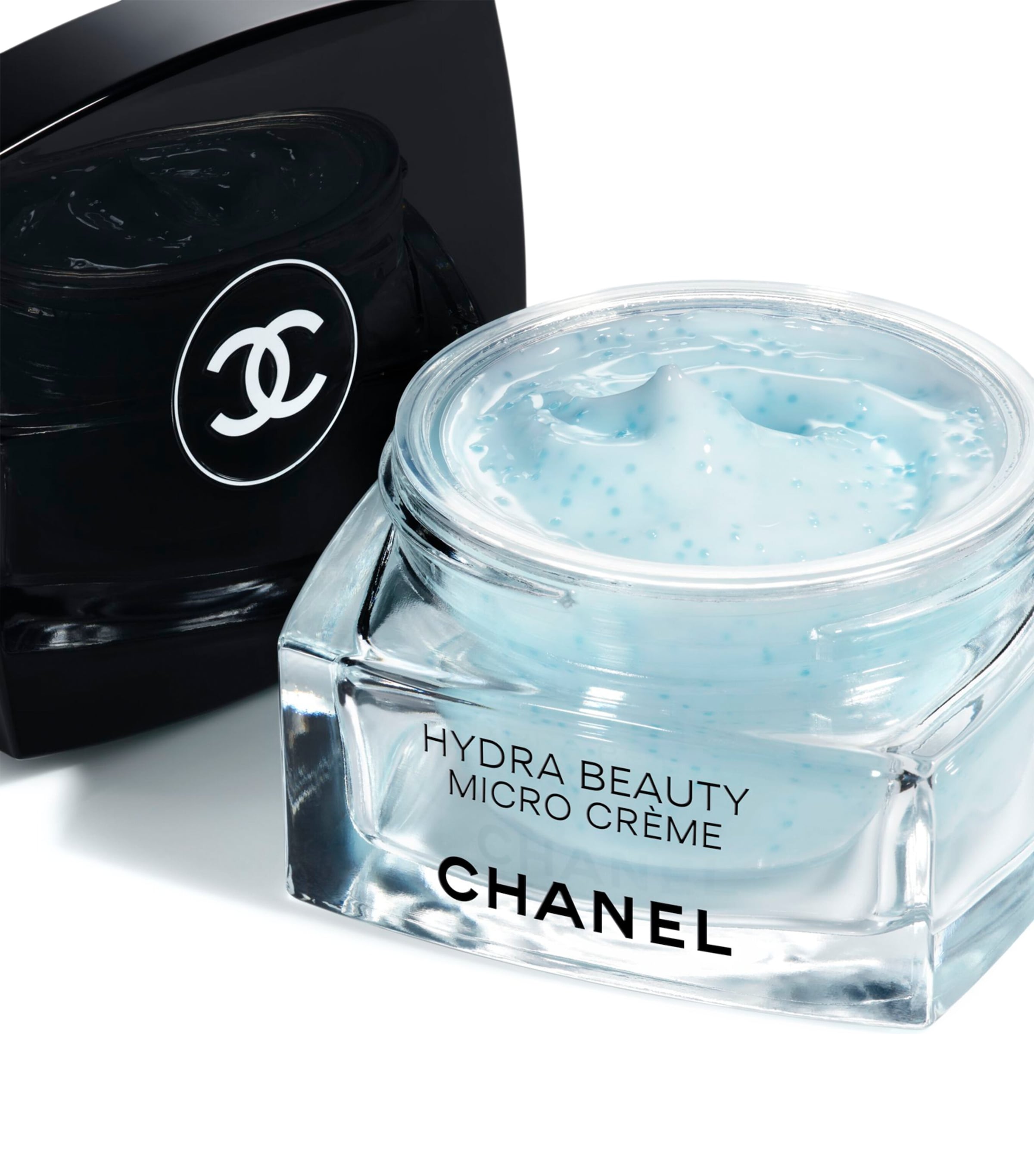 CHANEL HYDRA BEAUTY MICRO CRÈME Fortifying Replenishing Hydration Image 2