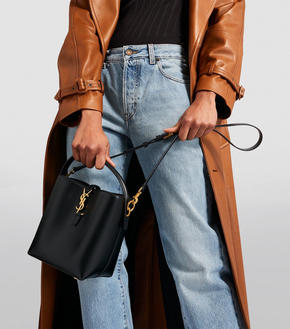 Small Le 37 Bucket Bag 1000 Image 2