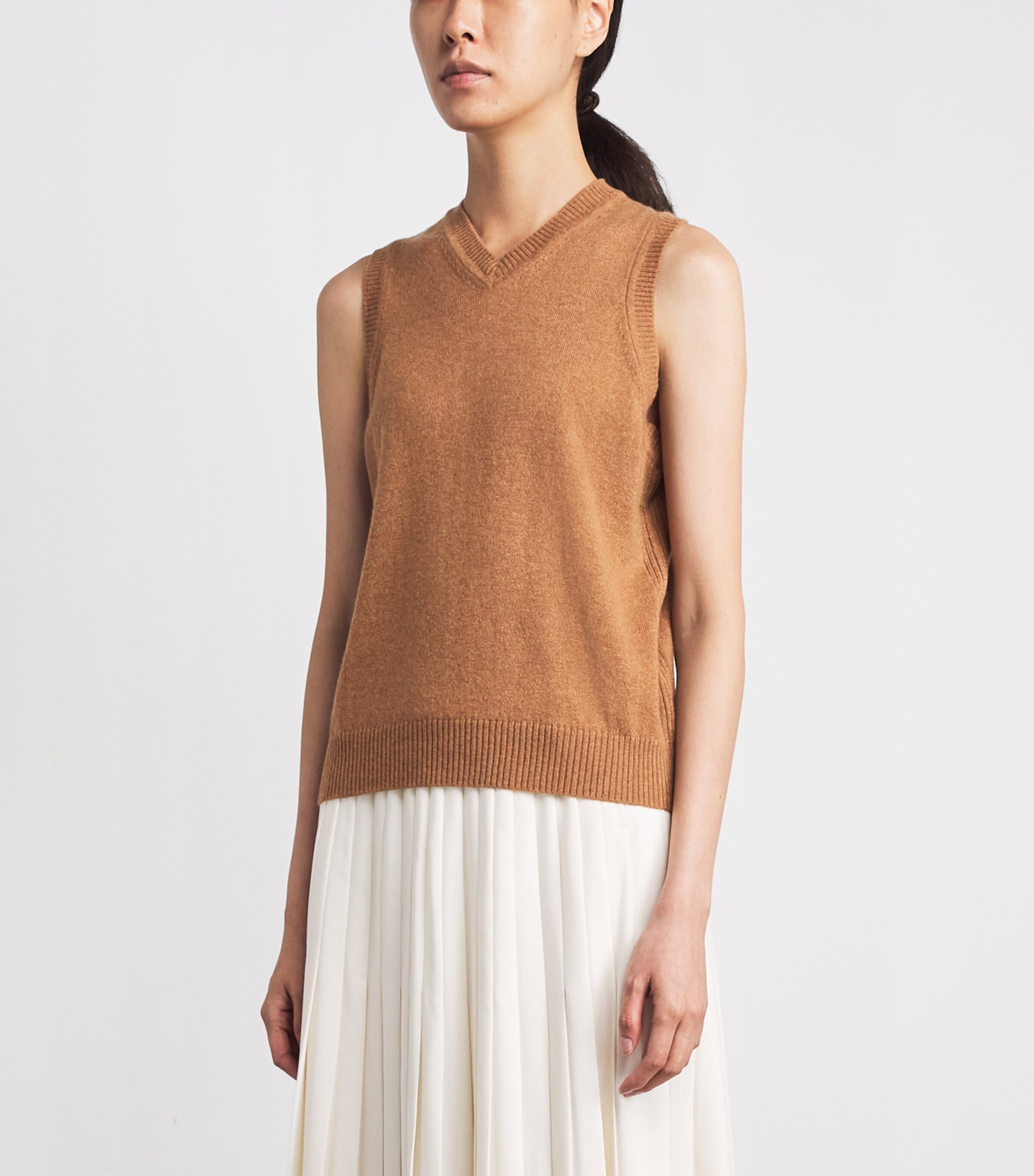ME+EM Womens Cashmere V-Neck Sweater Vest Caramel Melange Image 4