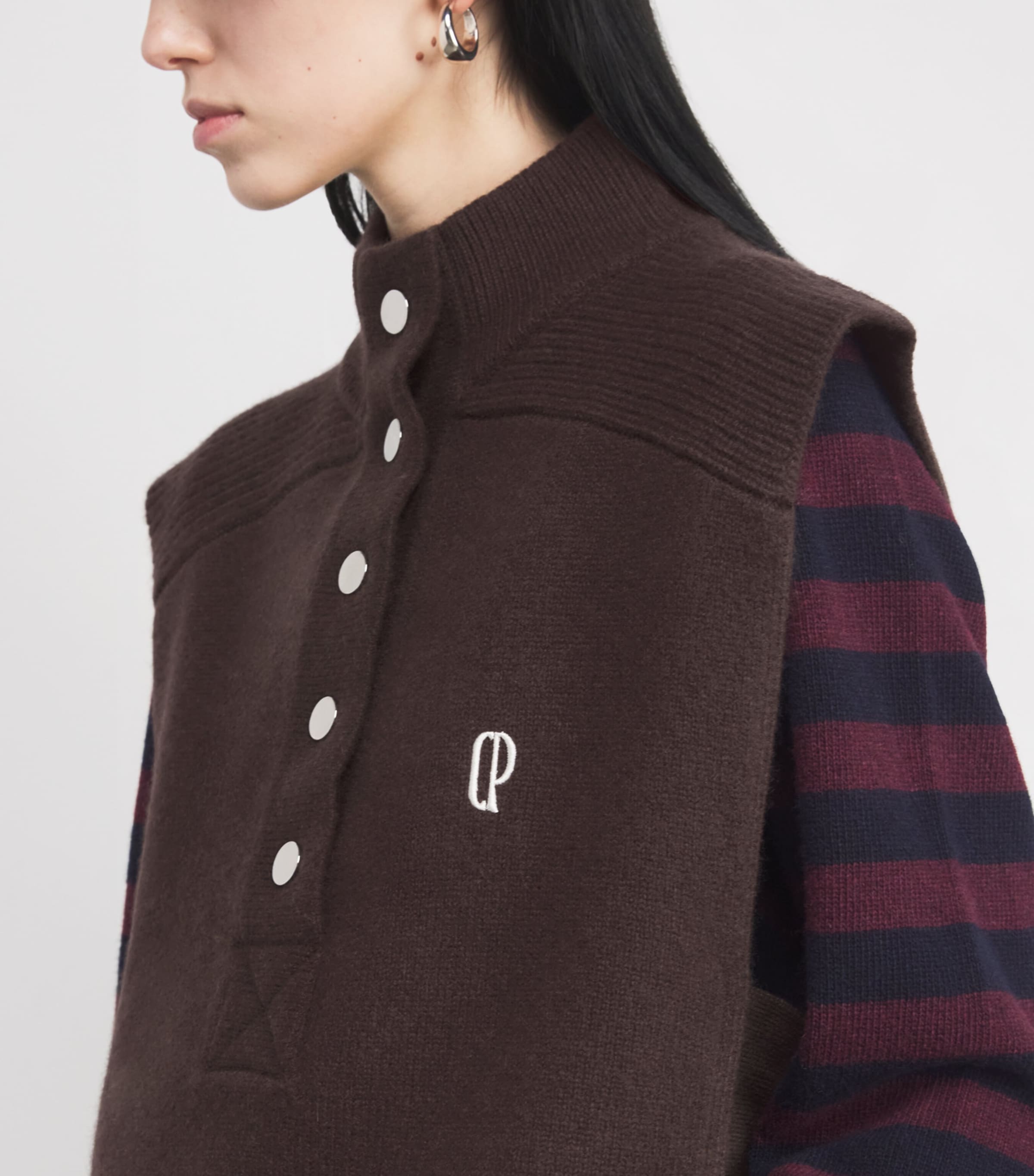 Embroidered-Logo Sweater Vest BROWN Image 5