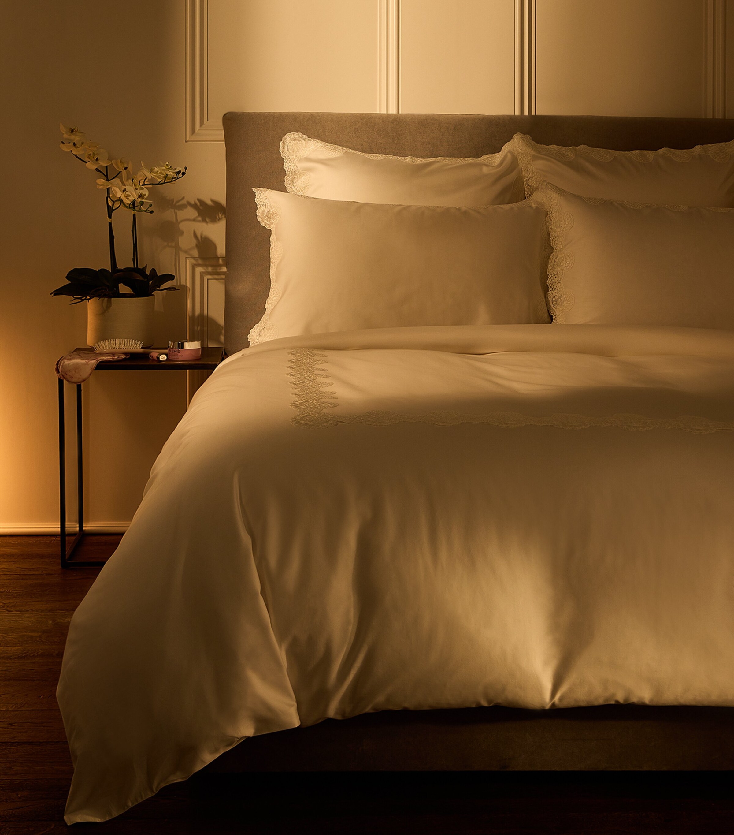 Harrods of London Éventail Super King Duvet Cover Set (260cm x 220cm) Ivory/ivory Image 2