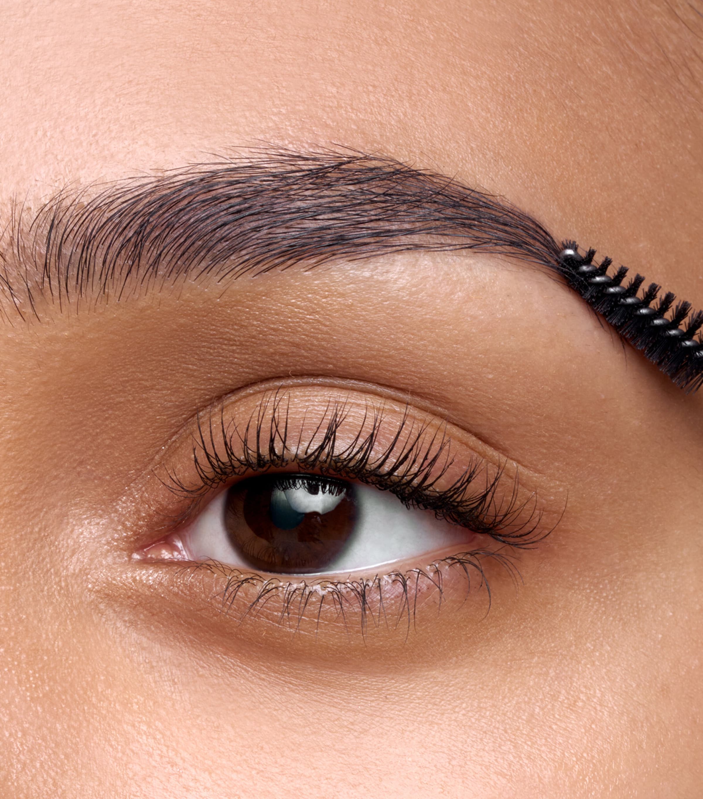 Clé de Peau Beauté Eyebrow Gel Auburn Image 3