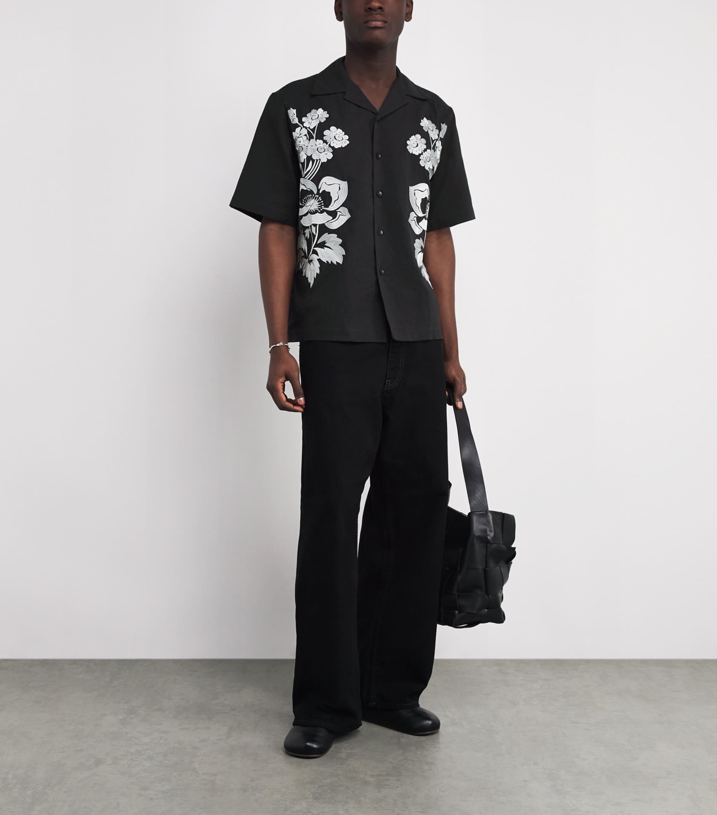 Peonies Embroidered Short-Sleeve Shirt BLACK Image 2