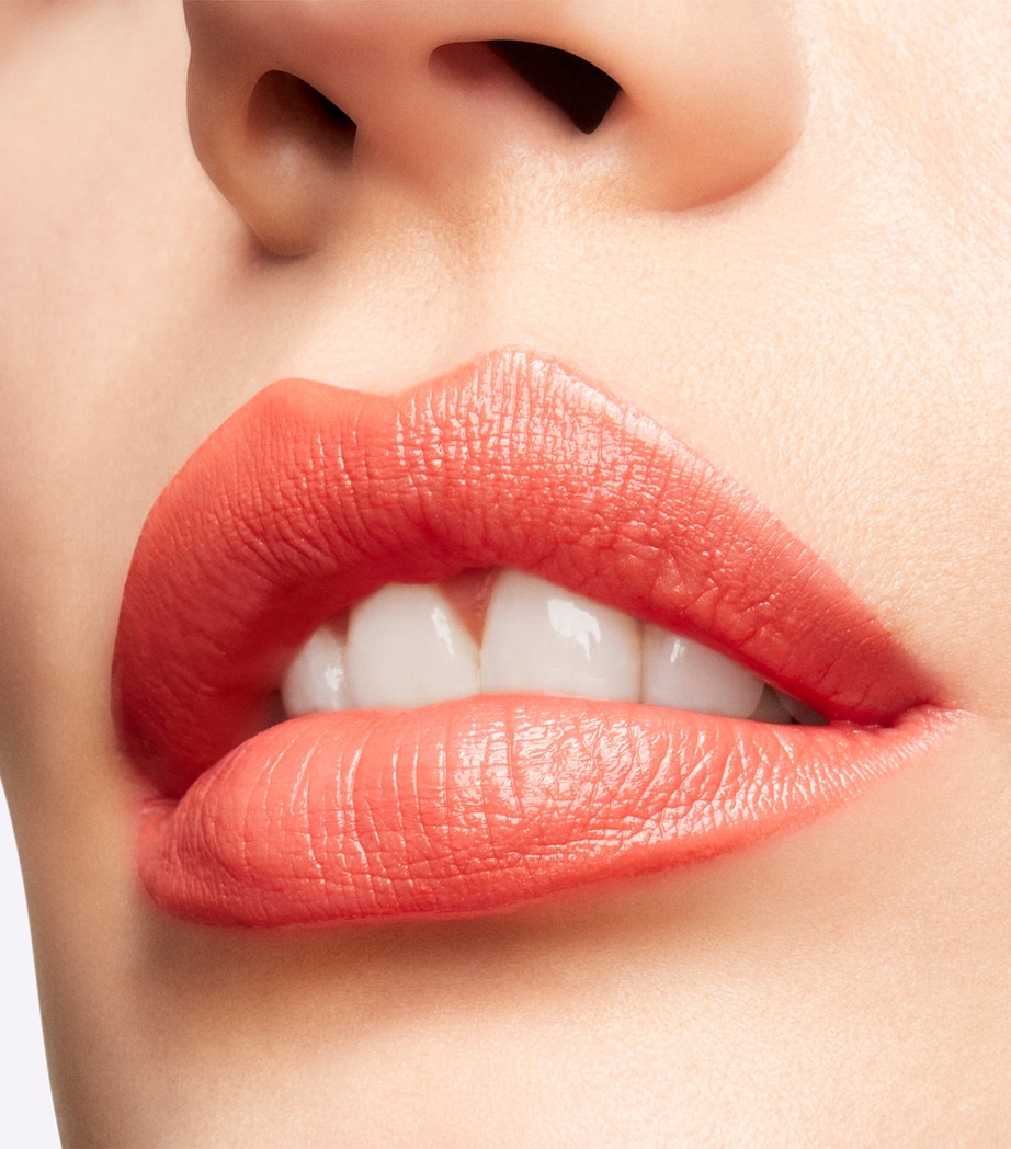 Lustreglass Sheer-Shine Lipstick KISSMET Image 3