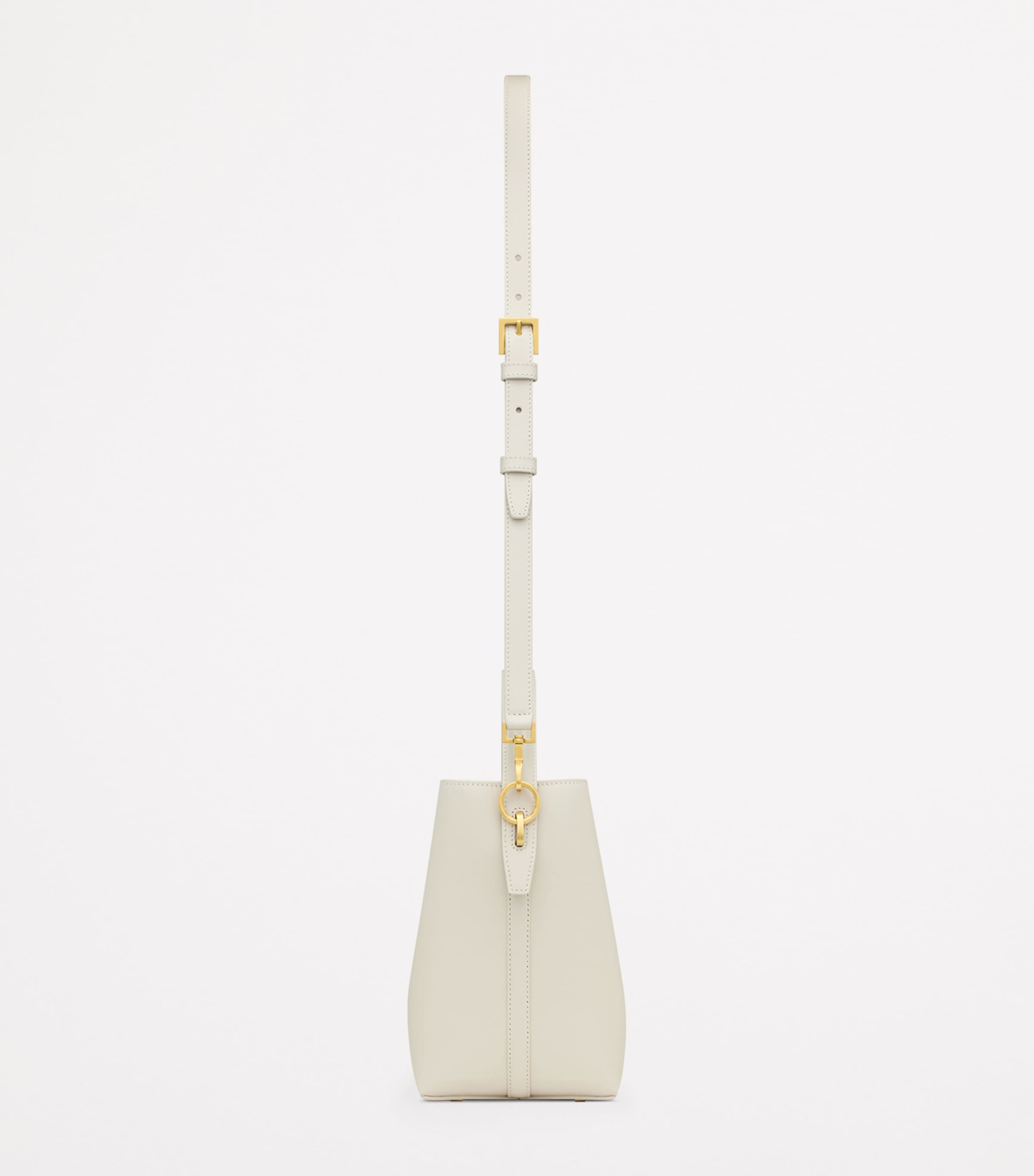 Small Calfskin Le 37 Bucket Bag 9207 Image 4