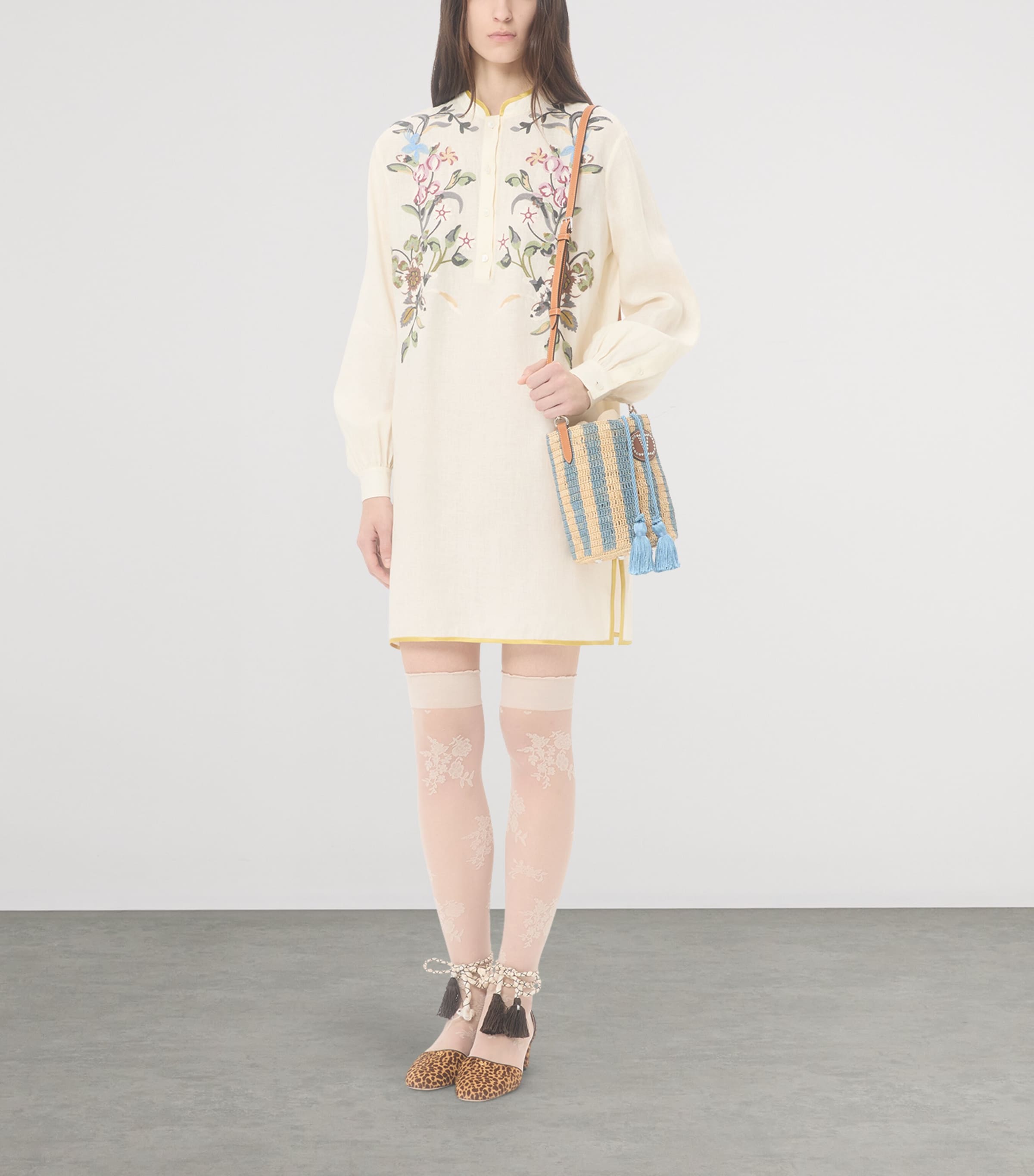 Valentino Garavani Straw VLogo Signature Bucket Bag Image 7
