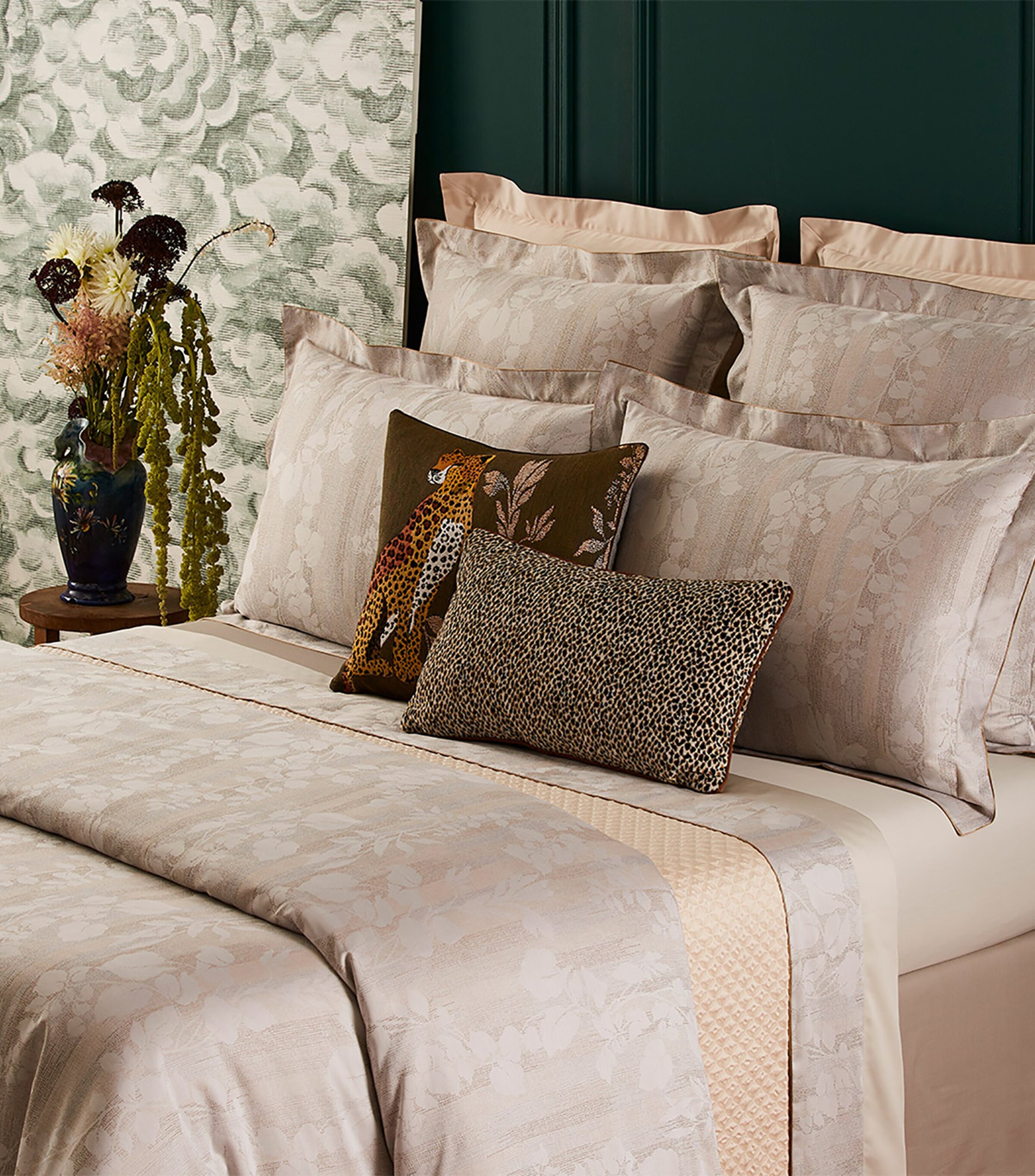 Yves Delorme Nymphes Natural Super King Flat Sheet (270cm x 295cm) Natural Image 4