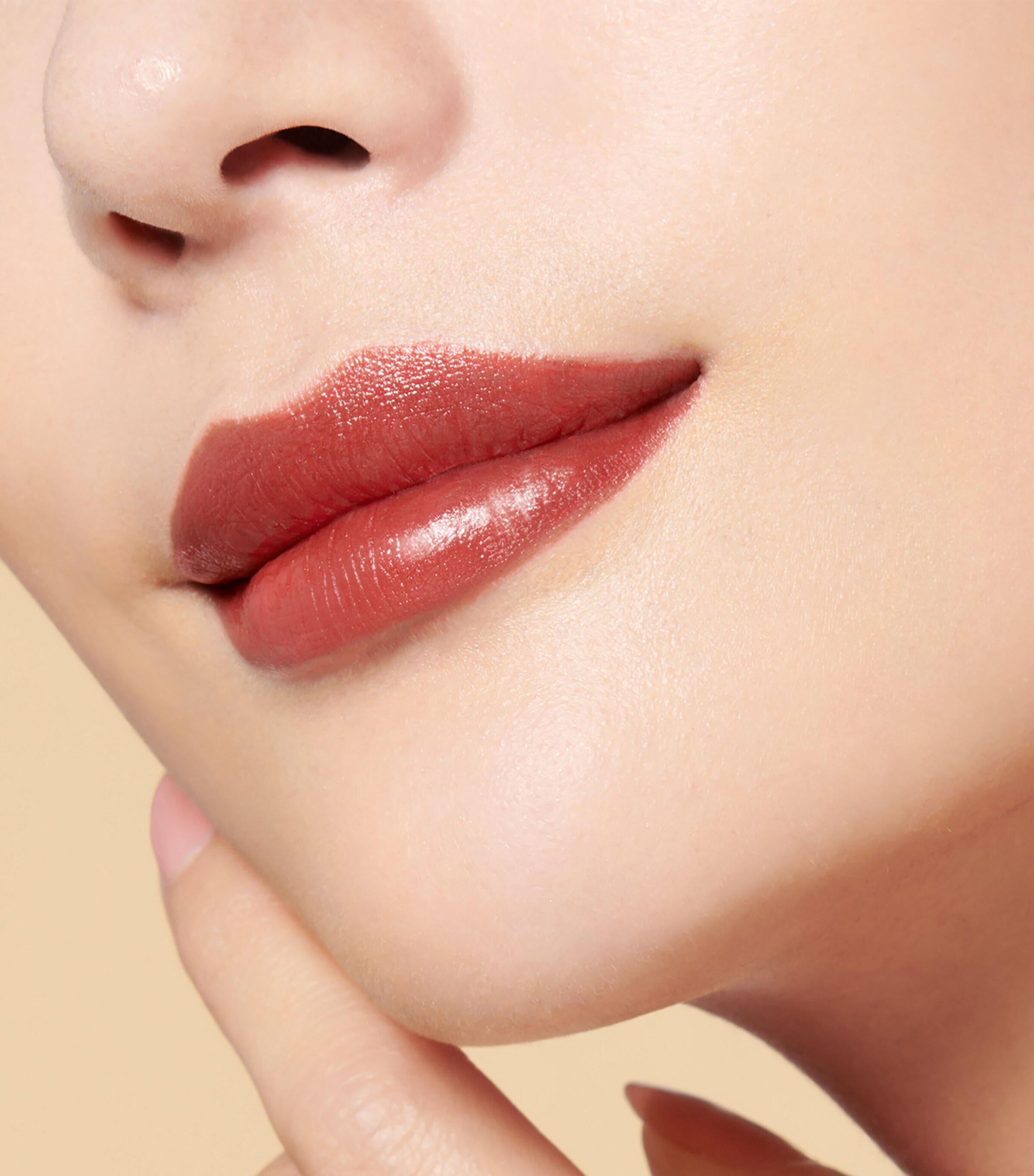 The Precious Lipstick Refill RED EMERALD Image 3