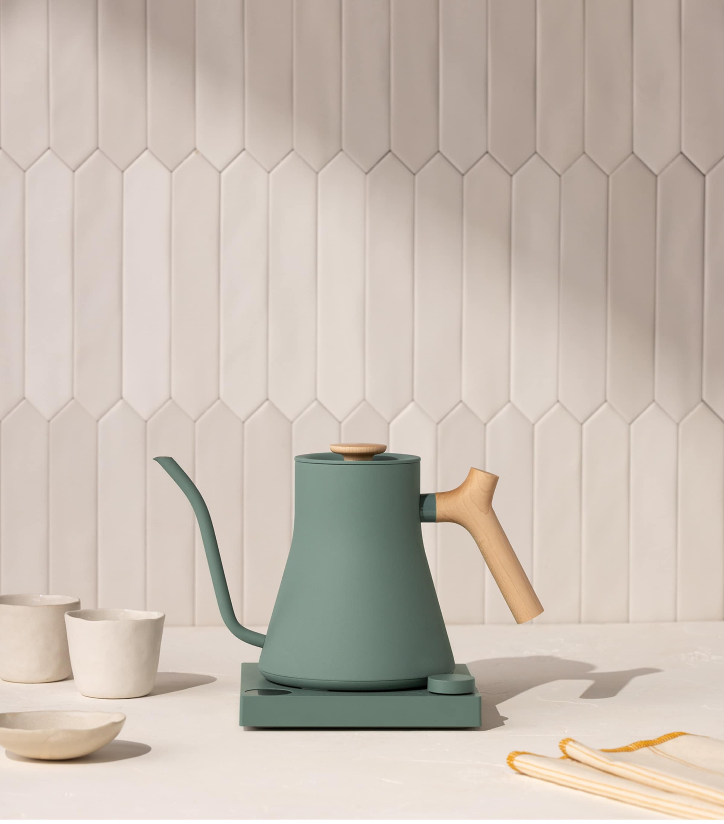 Stagg EKG Pro Electric Kettle SMOKE GREEN + MAPLE Image 15