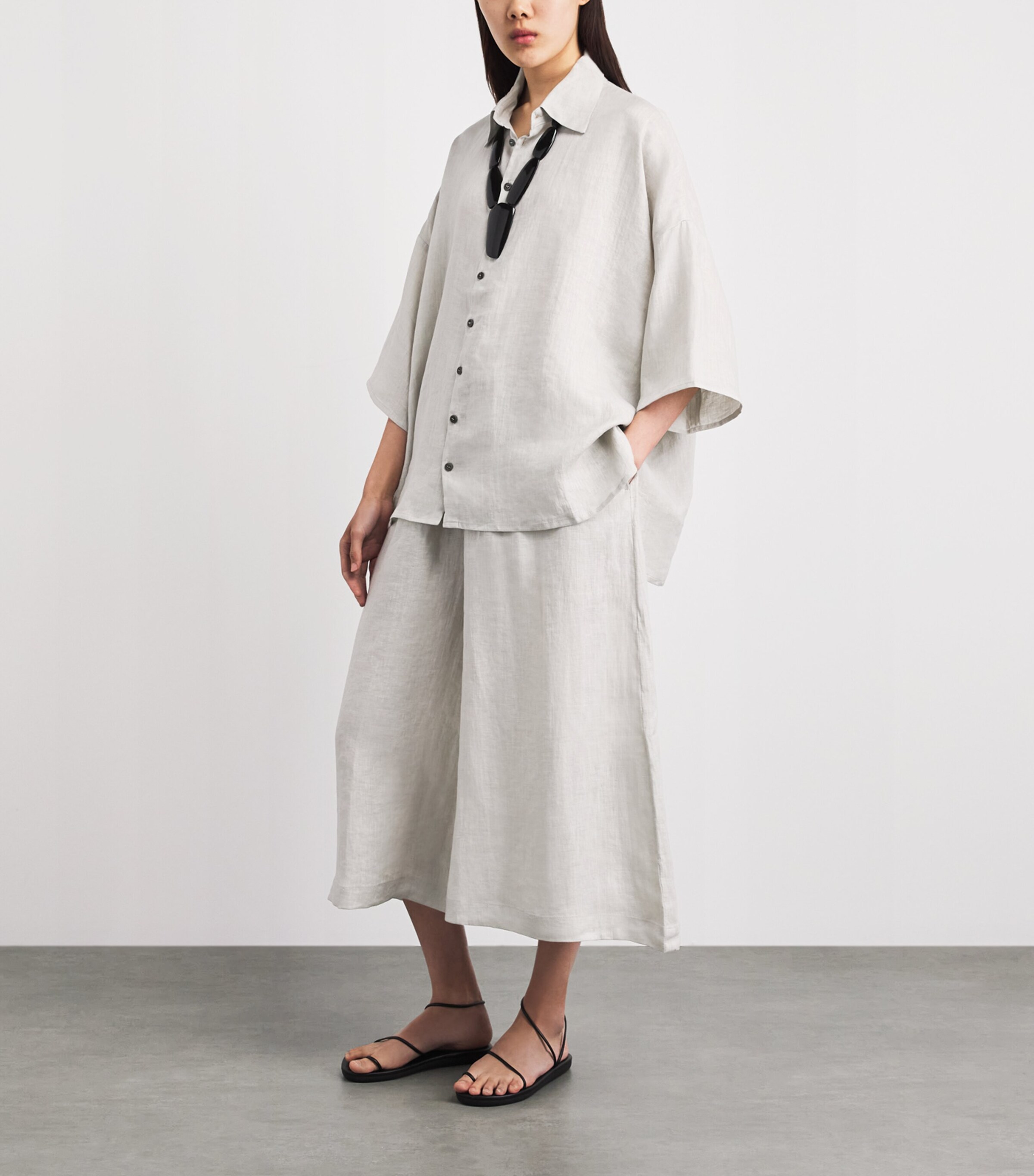 Eskandar Womens Linen Relaxed Shirt Silvertint Image 2