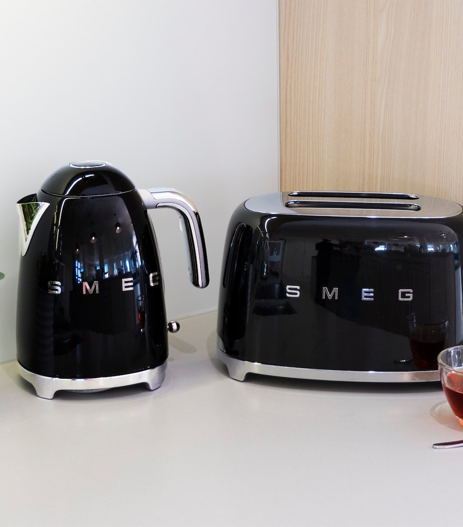 Retro Kettle BLACK Image 3