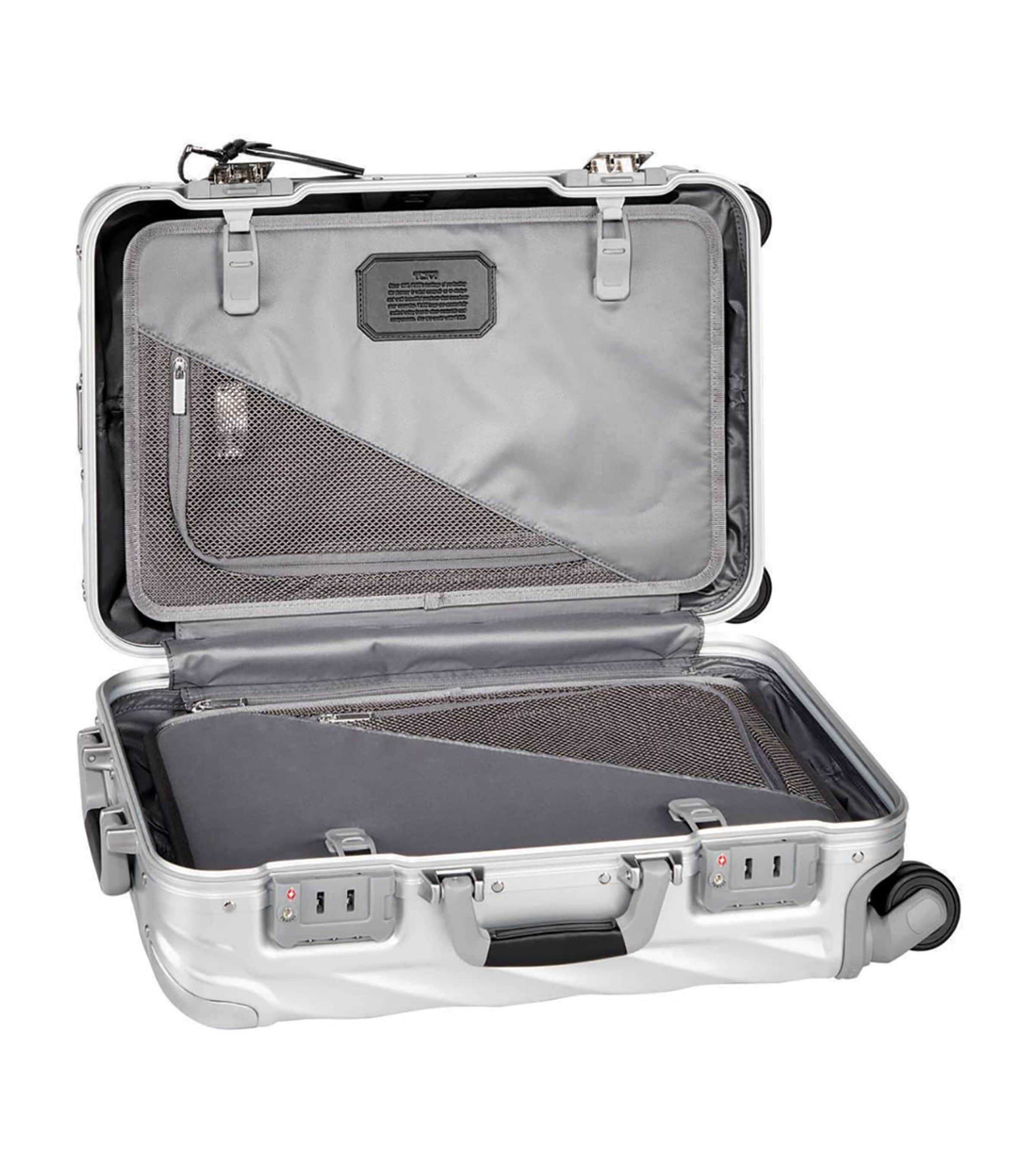 19 Degree Aluminium Cabin Suitcase (65cm) SILVER Image 3