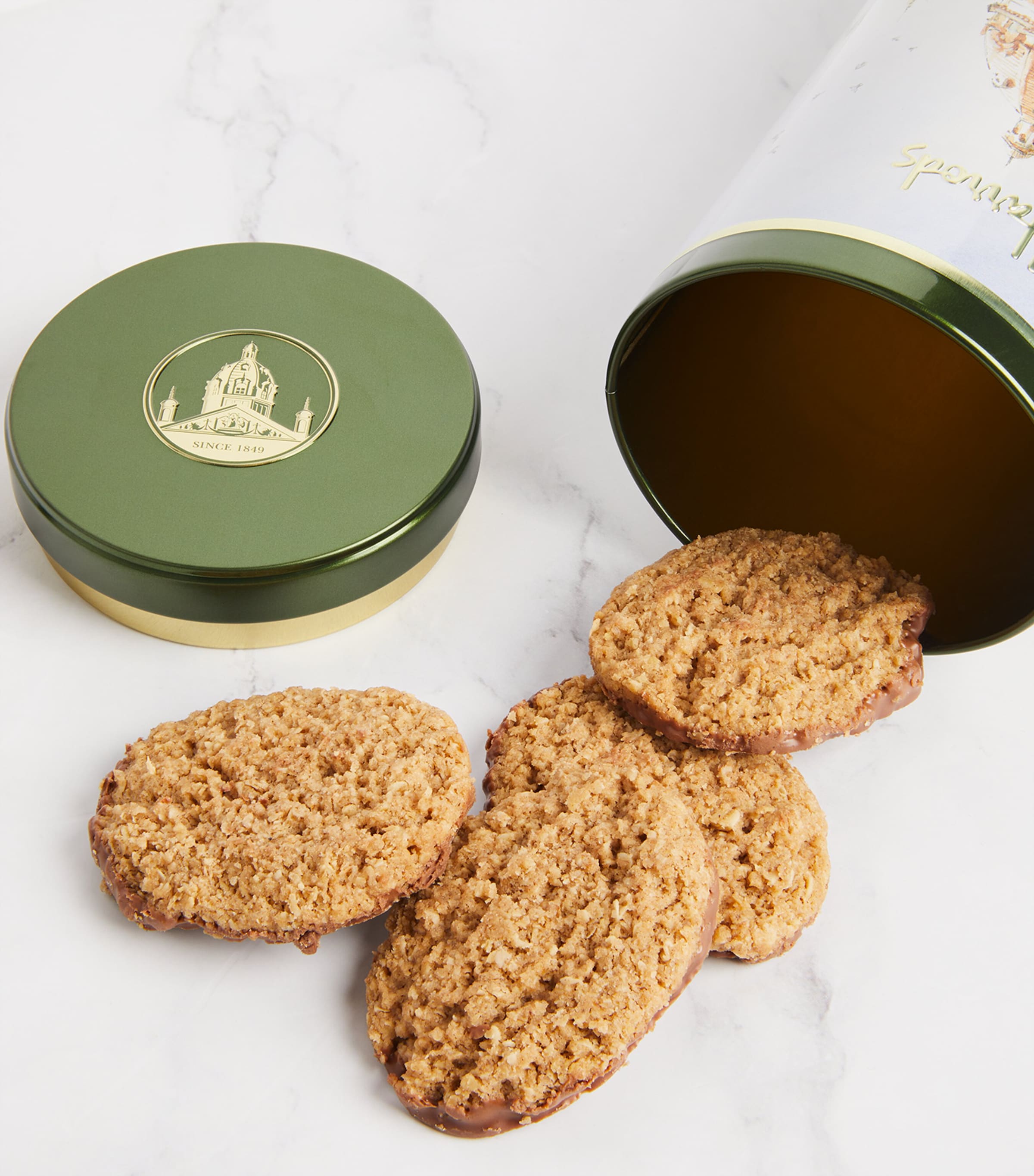 Heritage Chocolate and Cinnamon Oat Biscuit Tin (200g) NO COLOUR Image 2