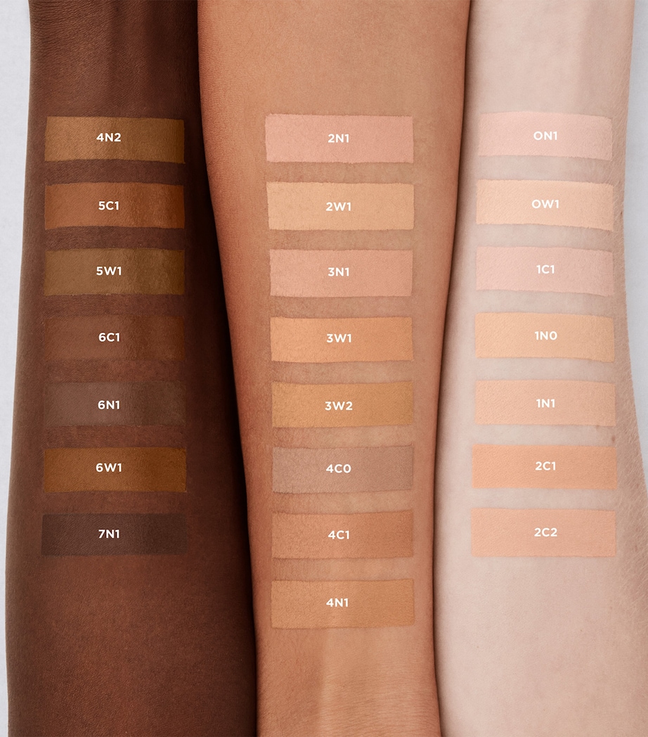 Real Flawless Weightless Perfecting Concealer 0W1 Image 4