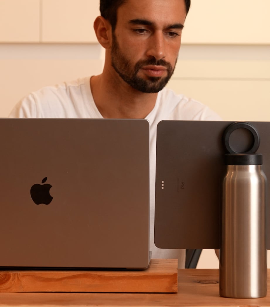 MagSafe Water Bottle (700ml) SILVER Image 2