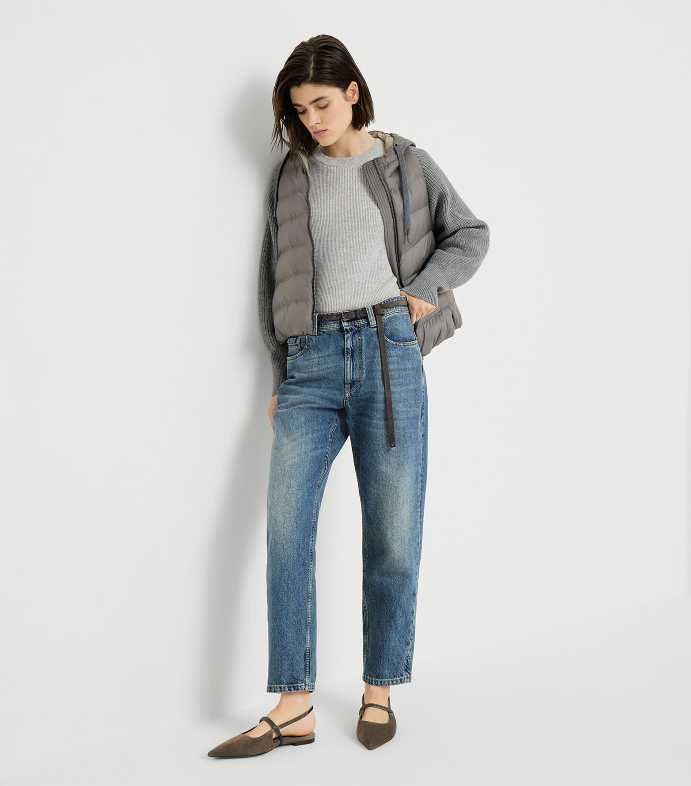 Brunello Cucinelli Womens Baggy Tapered Jeans Image 2