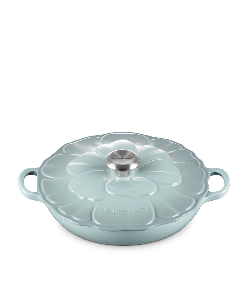Cast Iron Petal Shallow Casserole Dish (26cm)