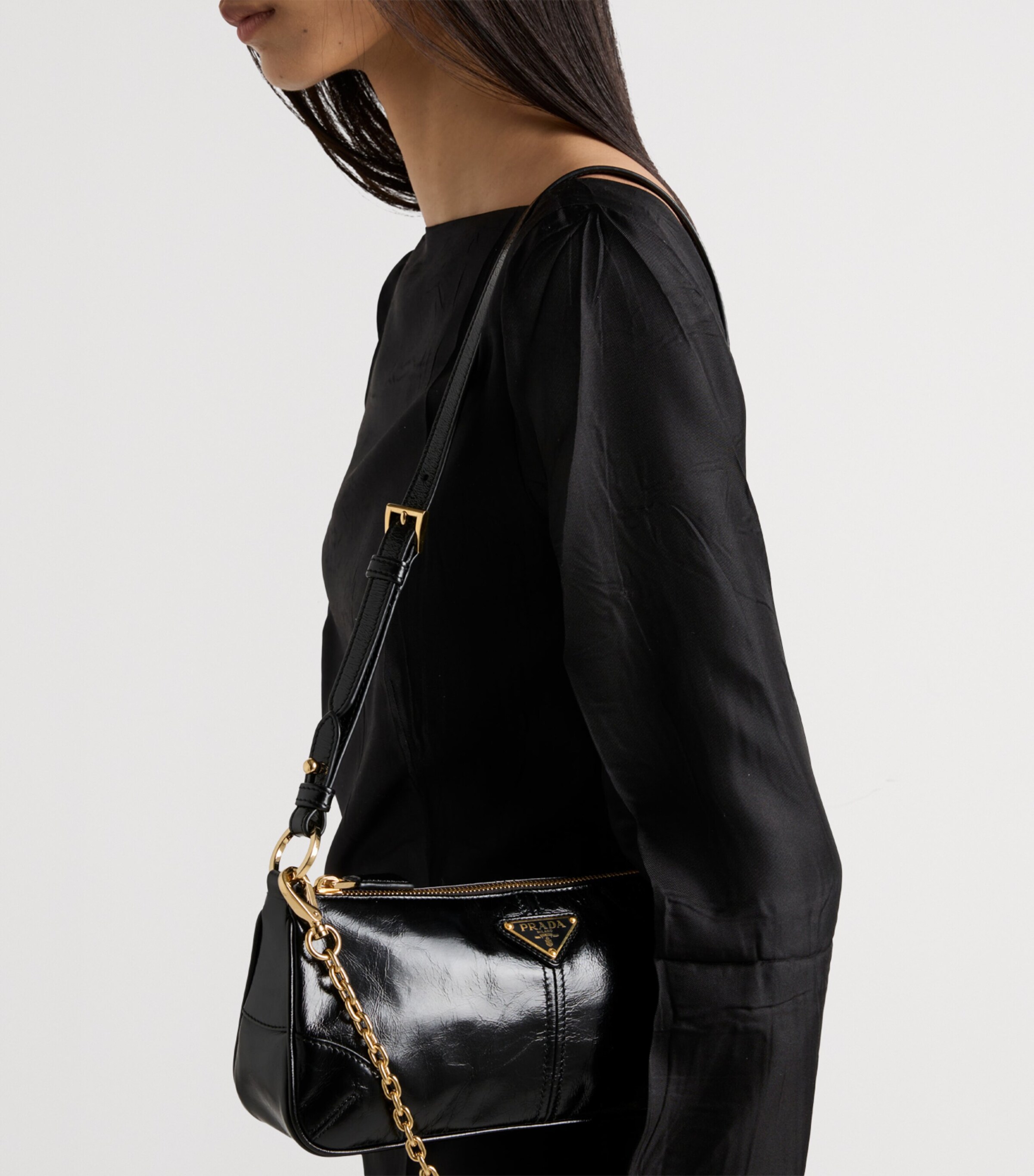 【関税込み】PRADA \"Re-Edition 2002\" shoulder bag Prada Re-Edition 2002 ショルダーバッグ M | ブラック
