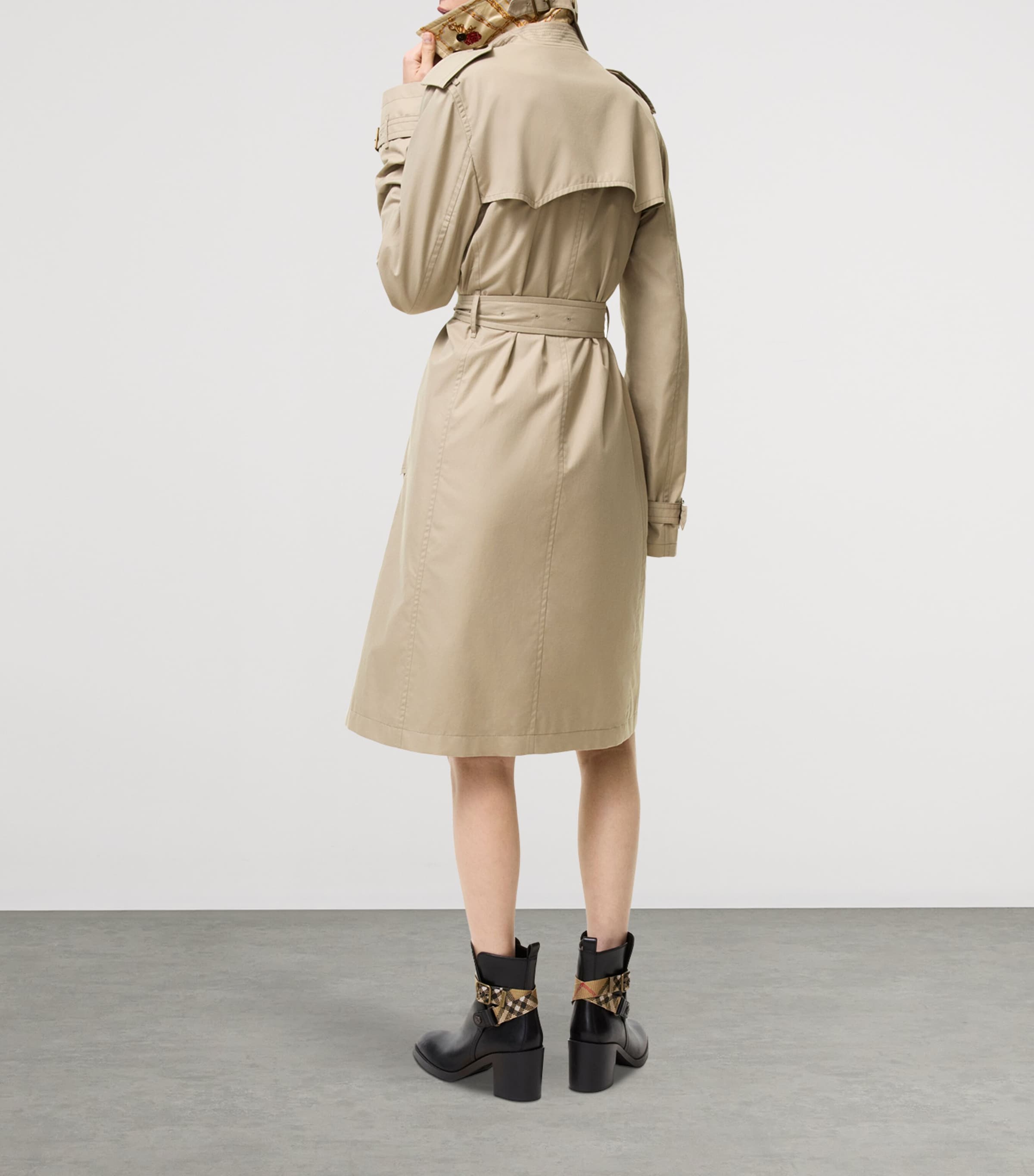 Burberry Womens Tropical Gabardine Foxfield Long Trench Coat Saltmarsh Beige Image 5
