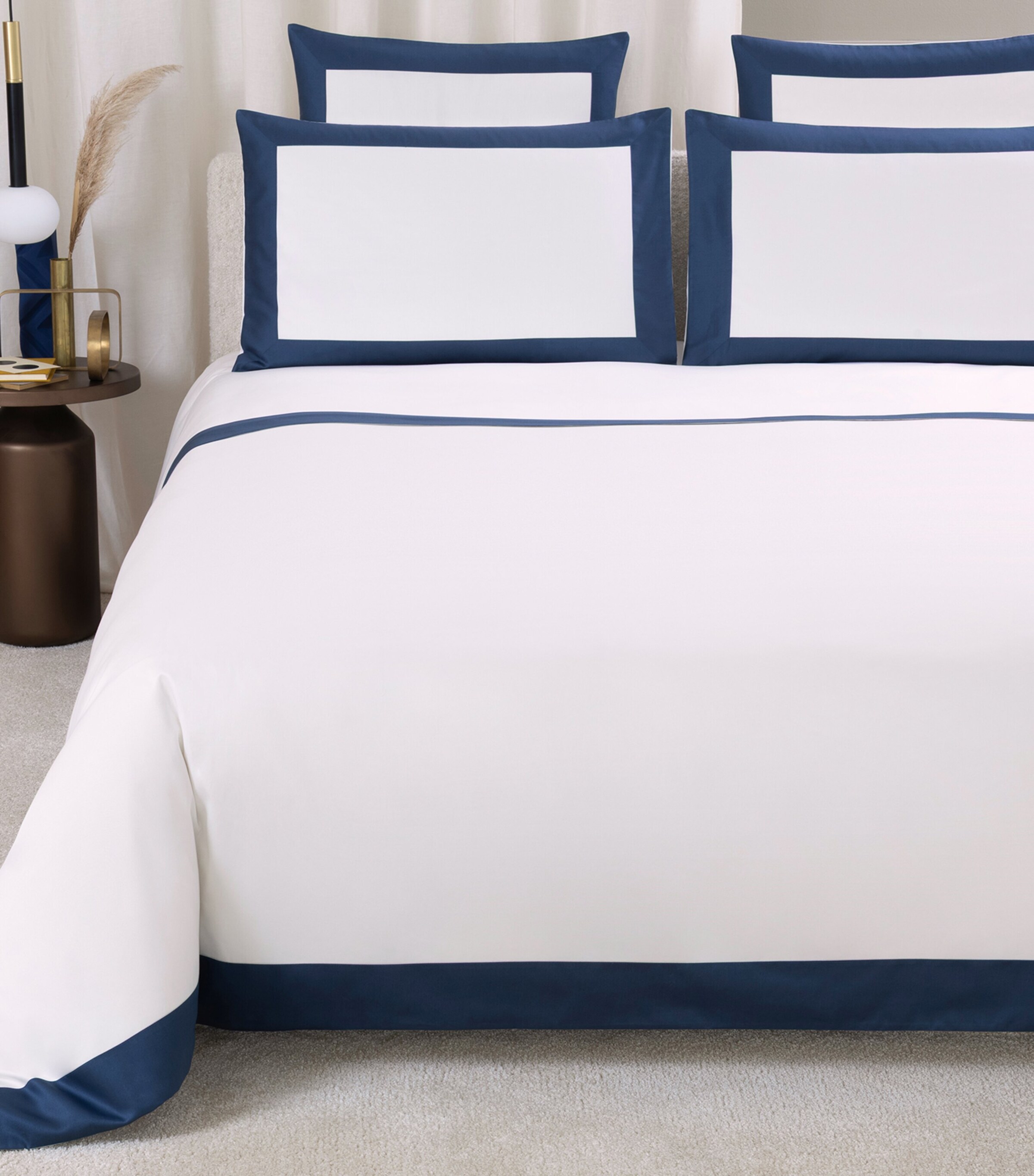 Frette Cotton Bold Duvet Cover (260cm x 240cm) Milk/indigo B Image 2