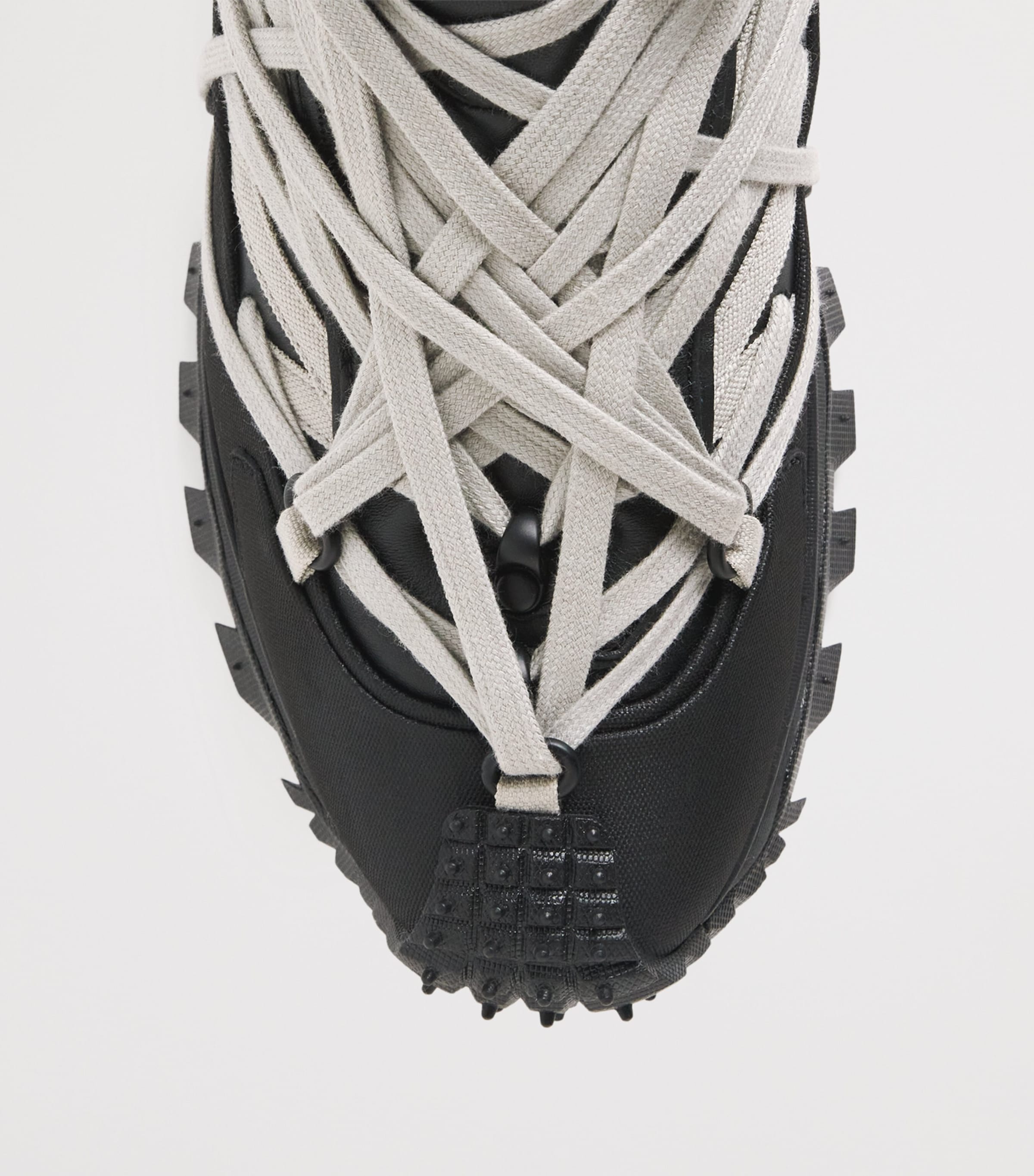 x Moncler Trail Grip Megalace Sneakers 999 - BLACK Image 5