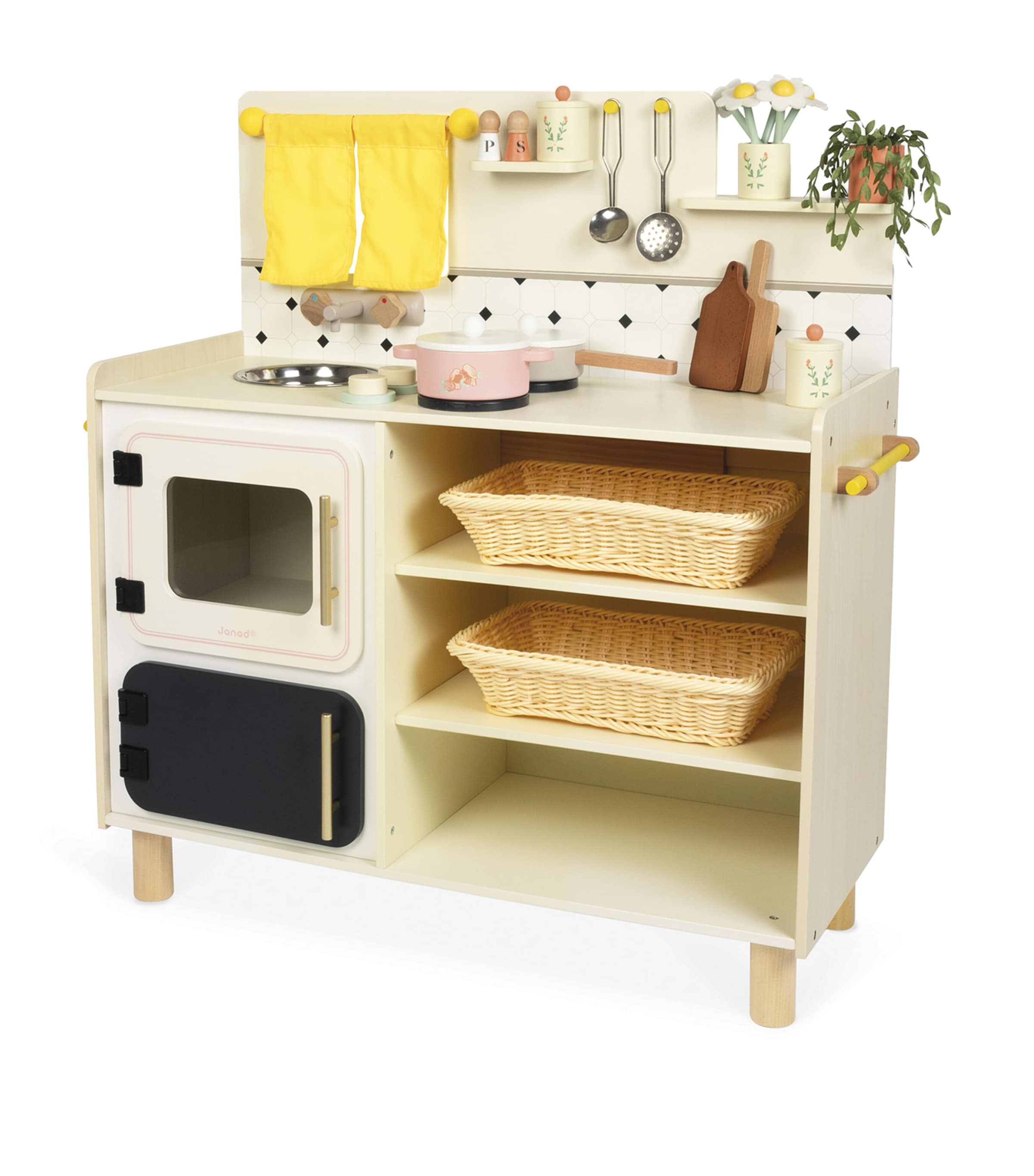 Large Well-Equipped Grandma's Kitchen MULTI Image 4