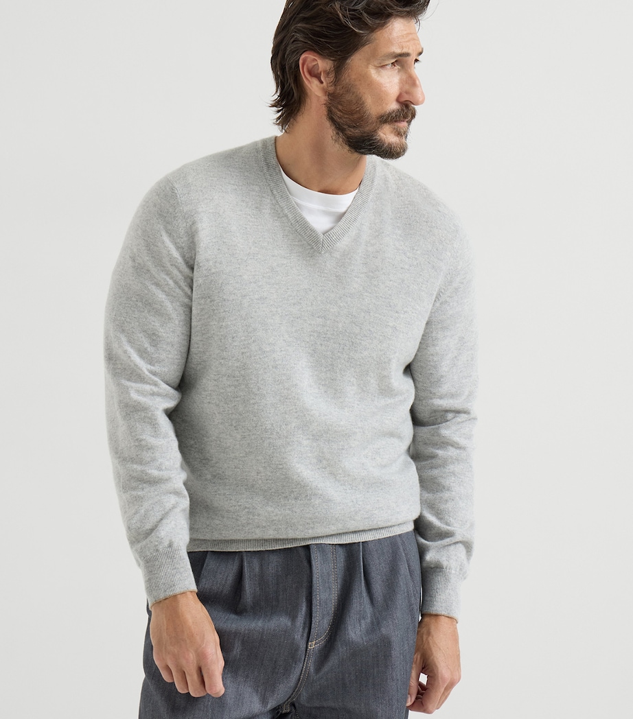 Brunello Cucinelli Mens Cashmere V-Neck Sweater Image 3