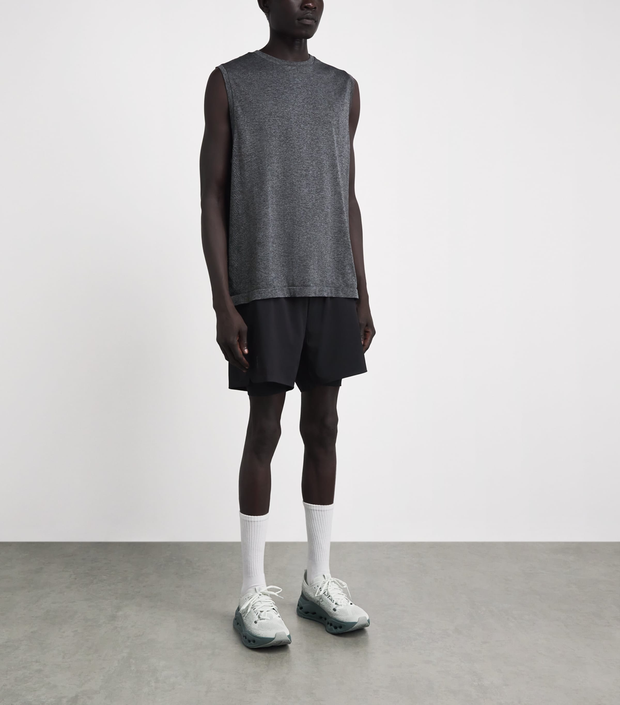 On Mens Train Flex Sleeveless Top Ember Heather Image 2