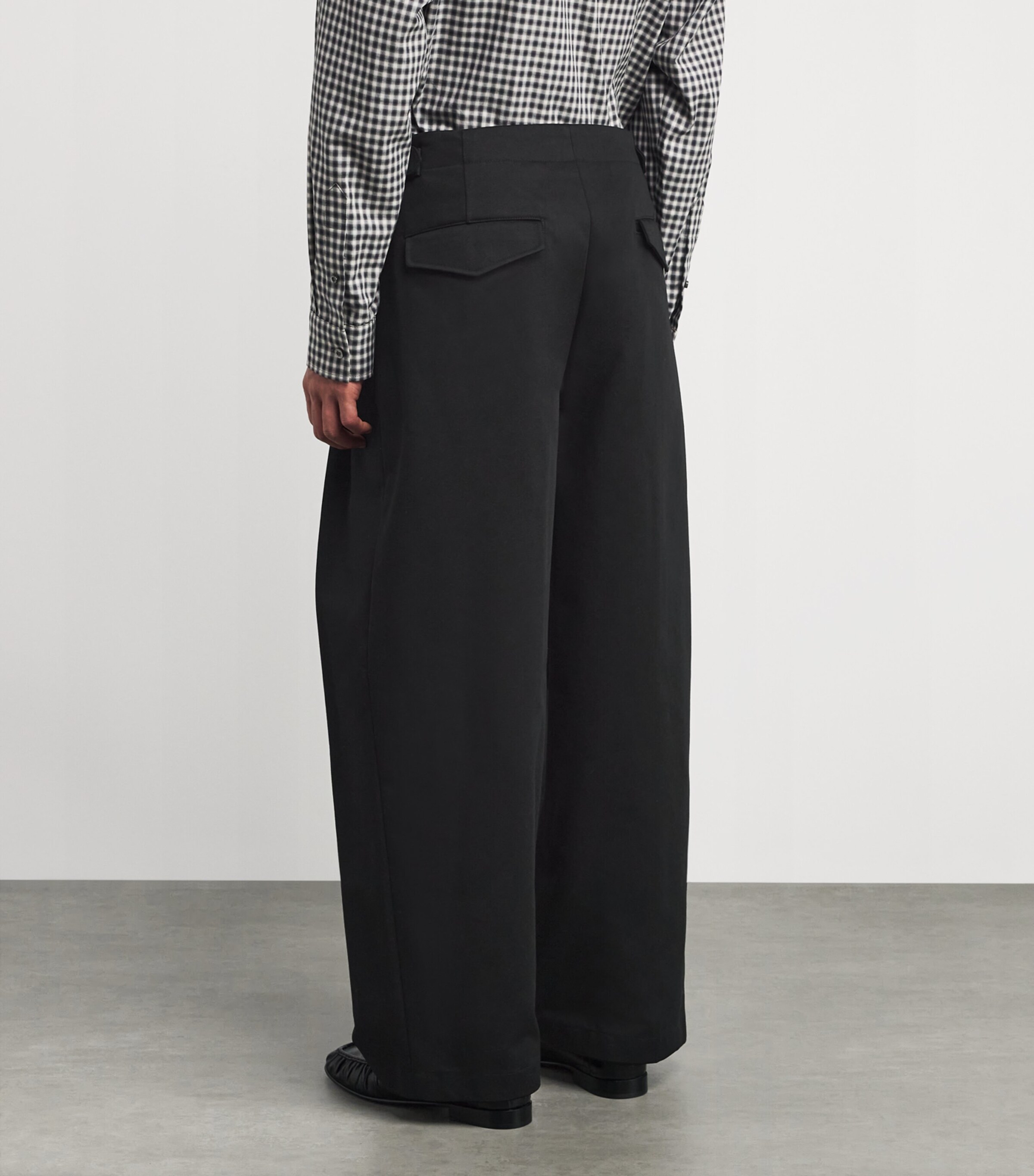 System Mens Belt-Detail Pleated Wide-Leg Trousers Black Bk Image 4