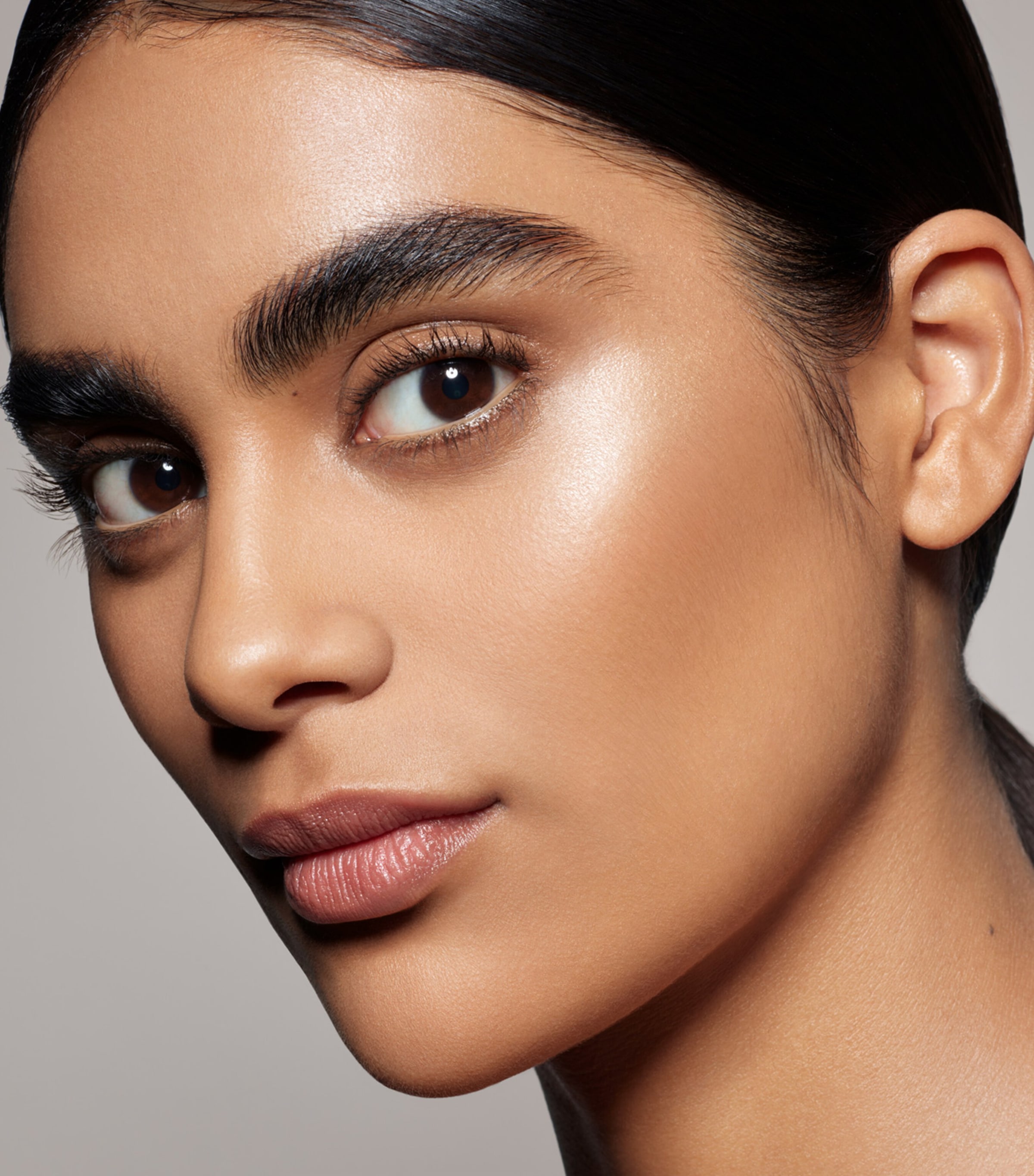 Skin Fetish: Sublime Perfection Foundation MEDIUM 15 Image 3