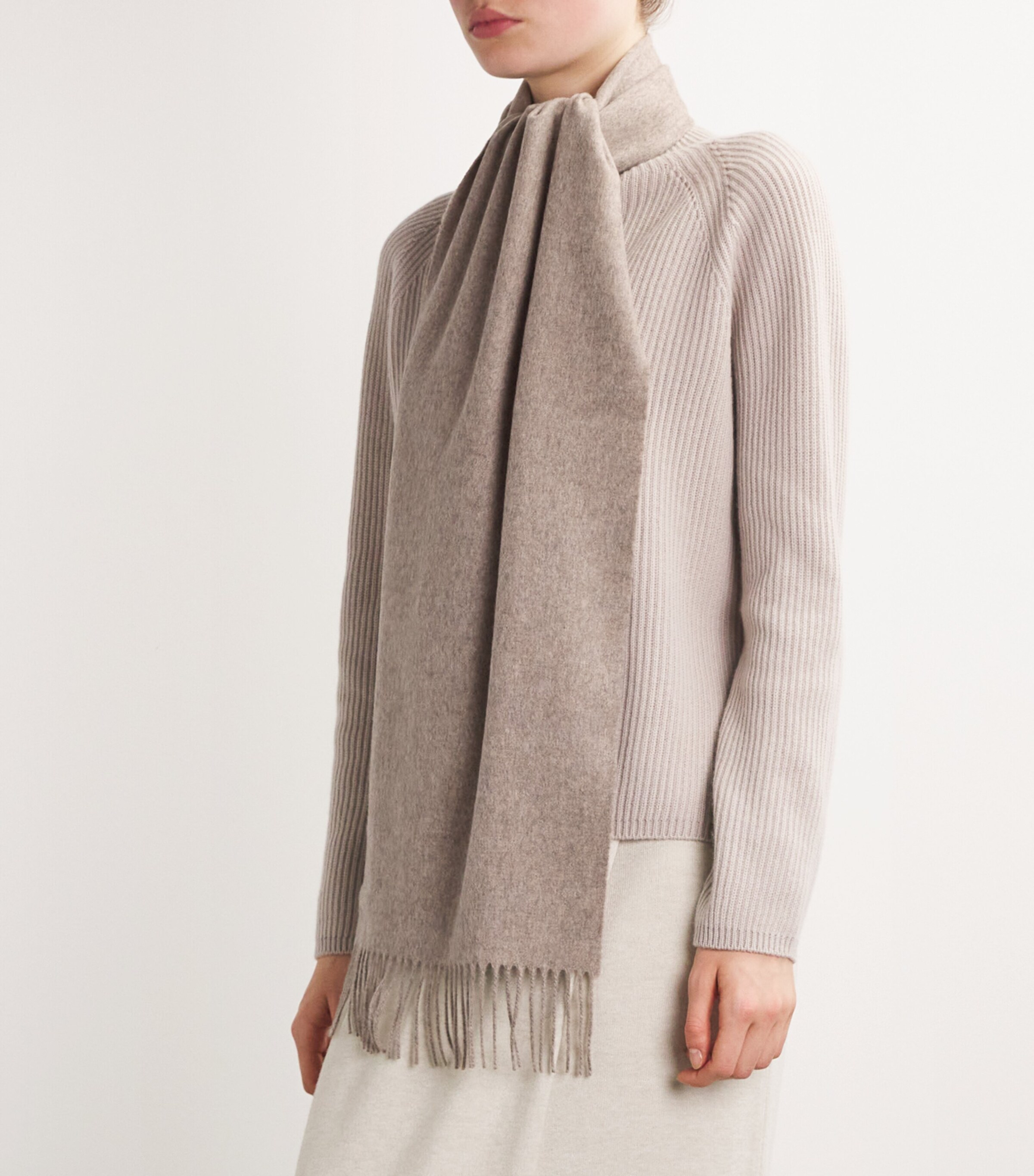 Johnstons Of Elgin Cashmere Fringed Scarf Ash Image 4