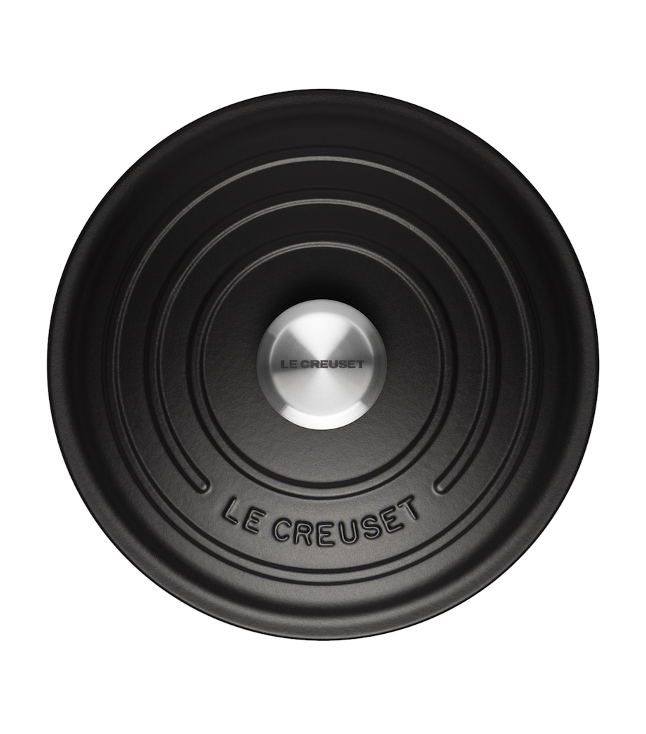 Le Creuset Cast Iron Round Casserole Dish (26cm) Black Image 3