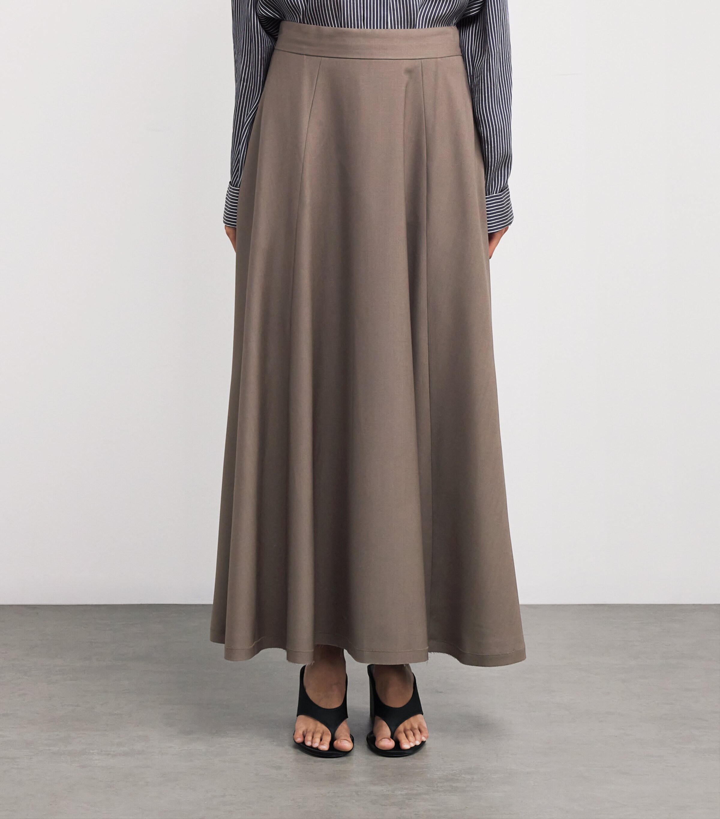 SASUPHI Womens Fresh Wool Lauren Maxi Skirt Mud Image 3