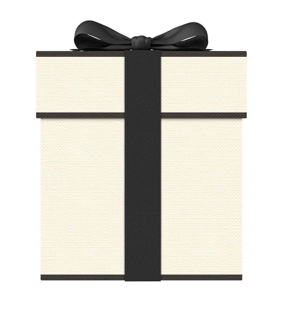 Jo Malone London Lavender & Moonflower Classic Candle (200g) Image 3